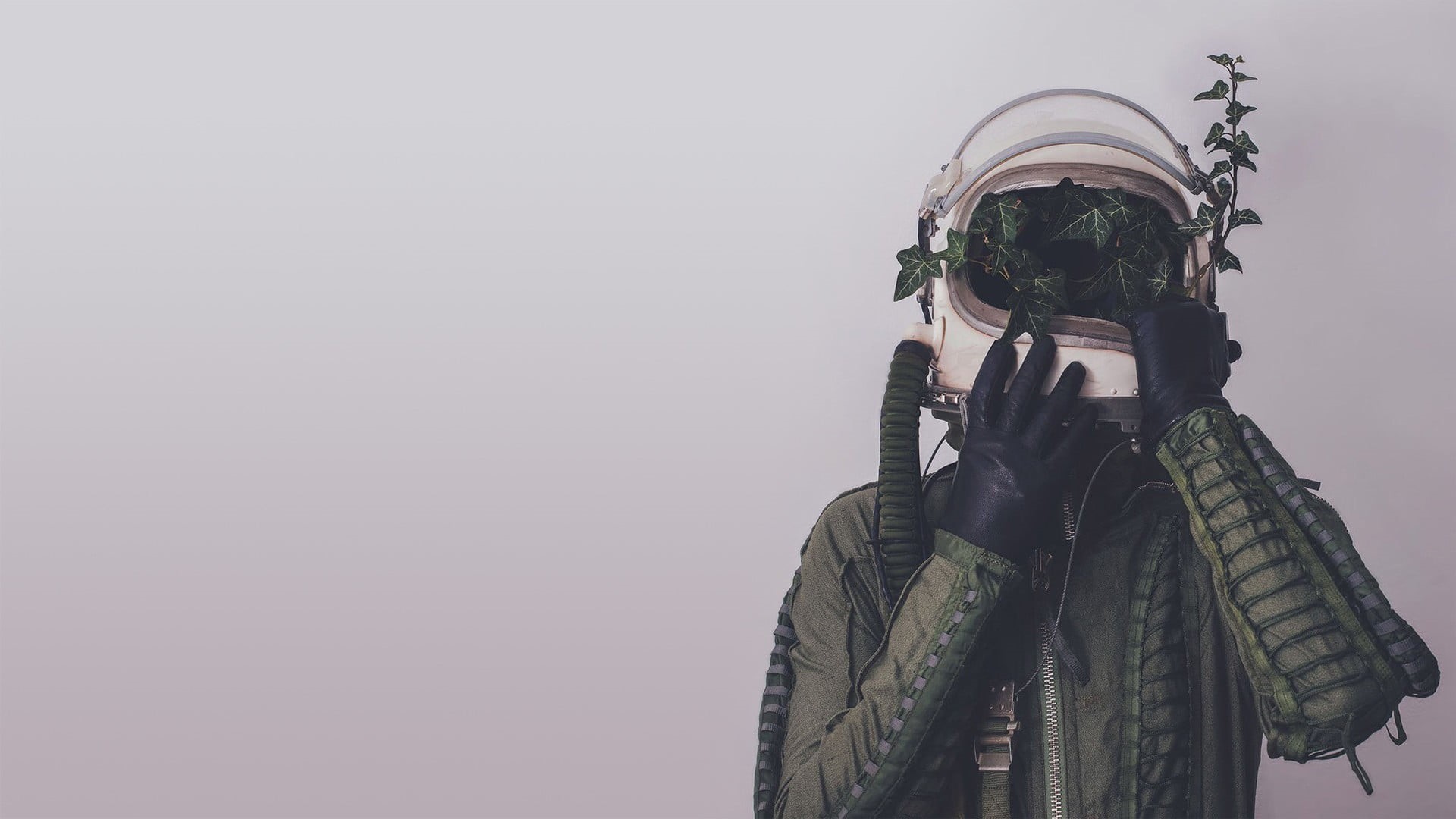 spacesuit, occupation, FEMININO, one person, technology, standing, nature, activity, universe, helmet, clothing, real people, outdoors, digital art, holding, HD Wallpaper