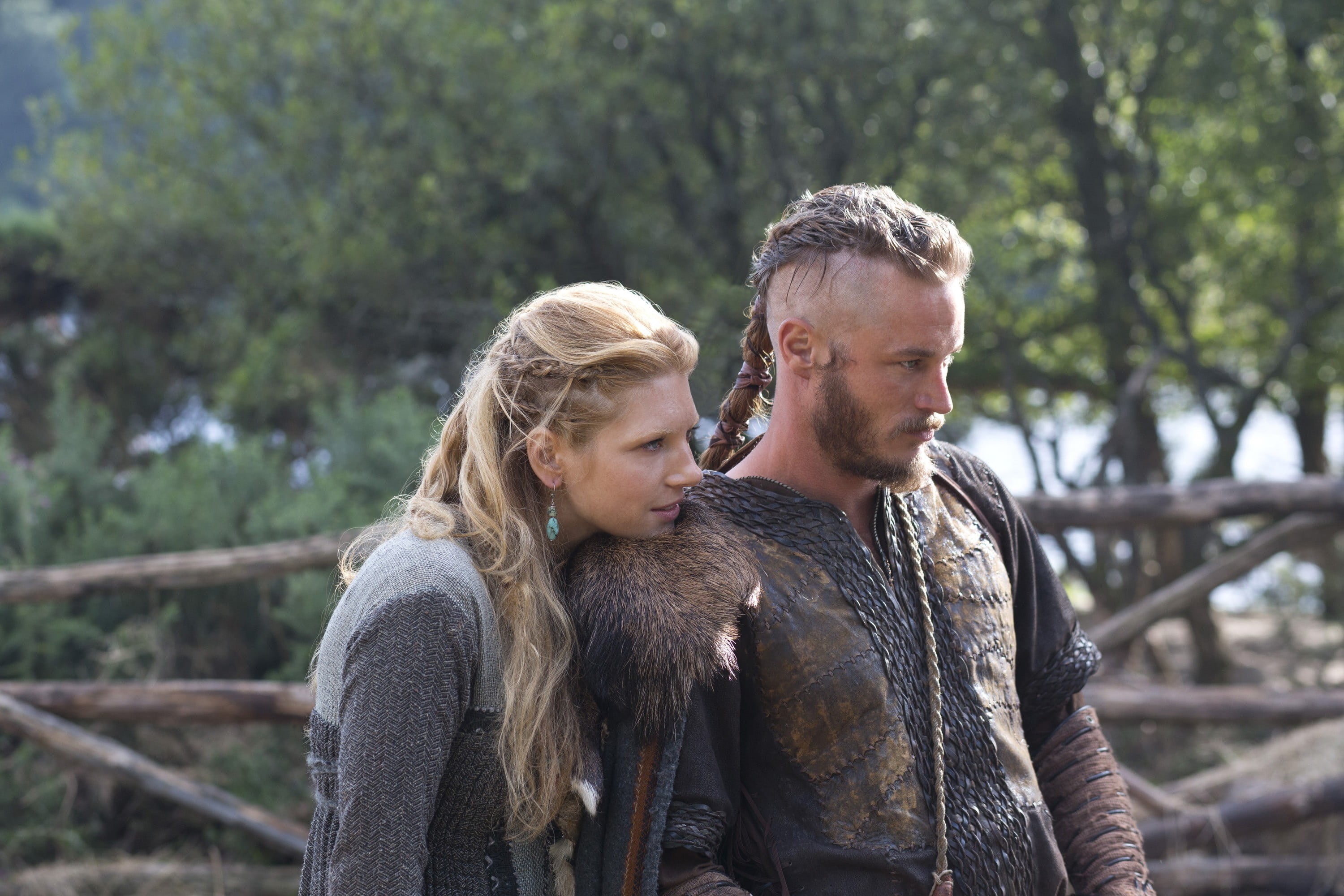 shirt, heterosexual couple, focus on foreground, brown, hairstyle, men, adult, rural, two people, waist up, bonding, Ragnar Lodbrok, day, 2K, tree, looking, HD Wallpaper