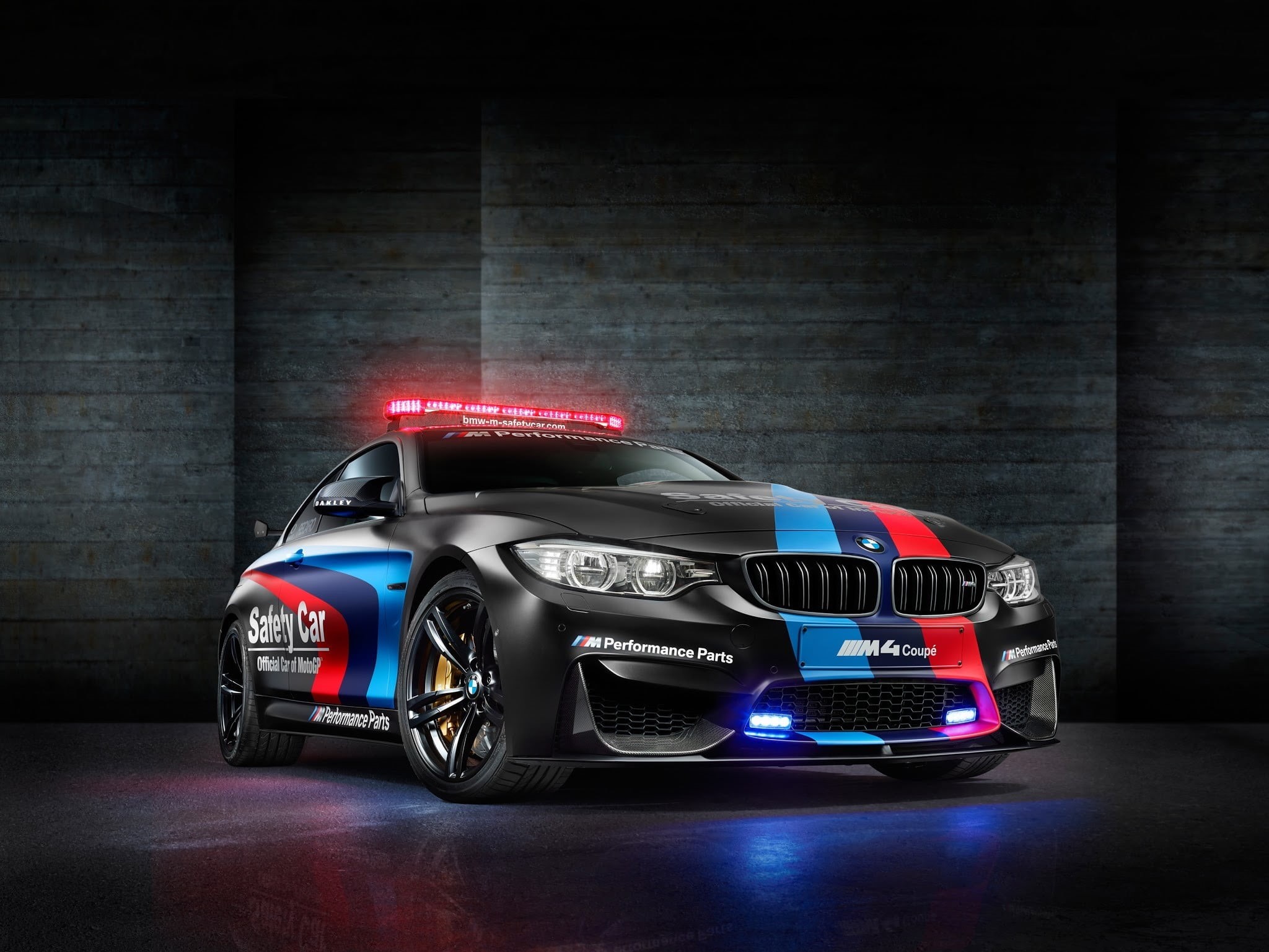 crash helmet, professional sport, auto racing, illuminated, sports race, studio shot, communication, racecar, red, blue, transportation, sport, safety car, HD Wallpaper