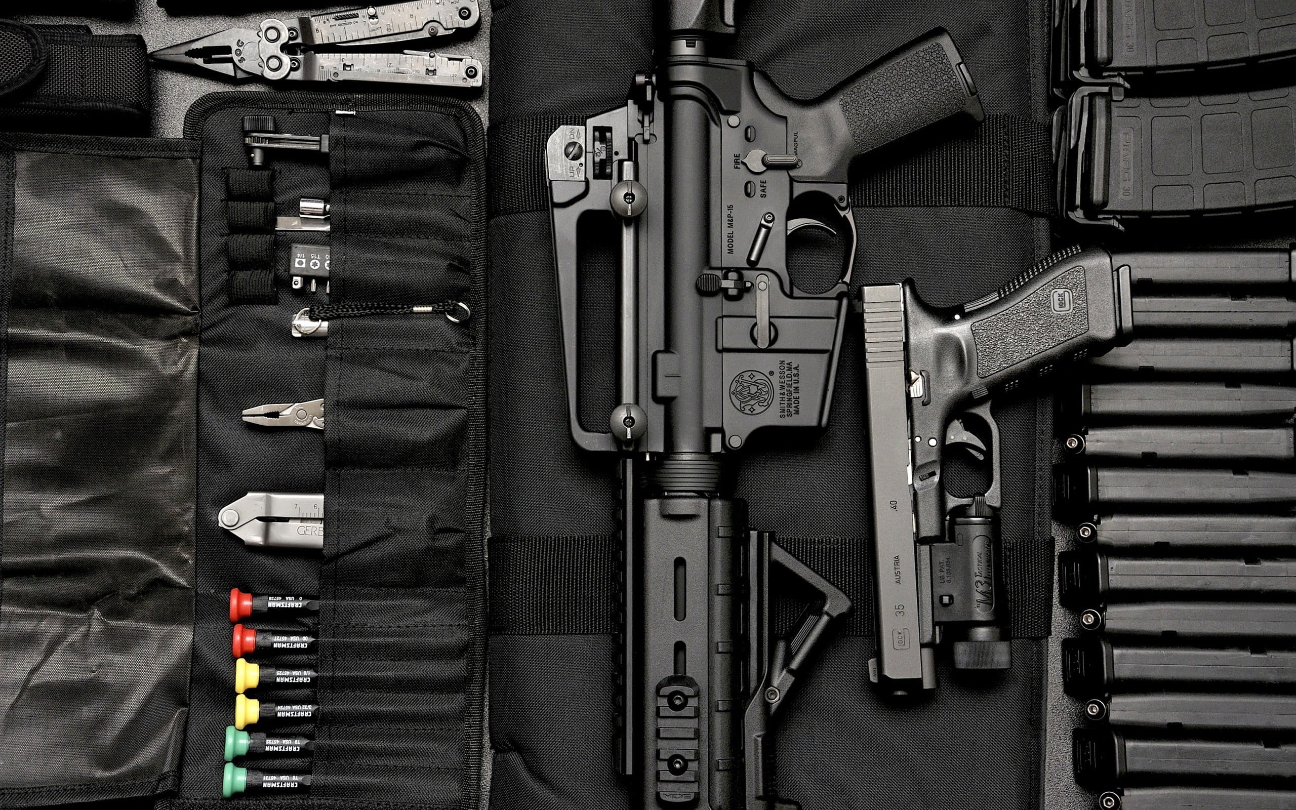single Object, directly above, Smith and Wesson, army, tools, weapon, still life, protection, ammunition, armed Forces, handgun, arrangement, Smith and Wesson MandP, HD Wallpaper