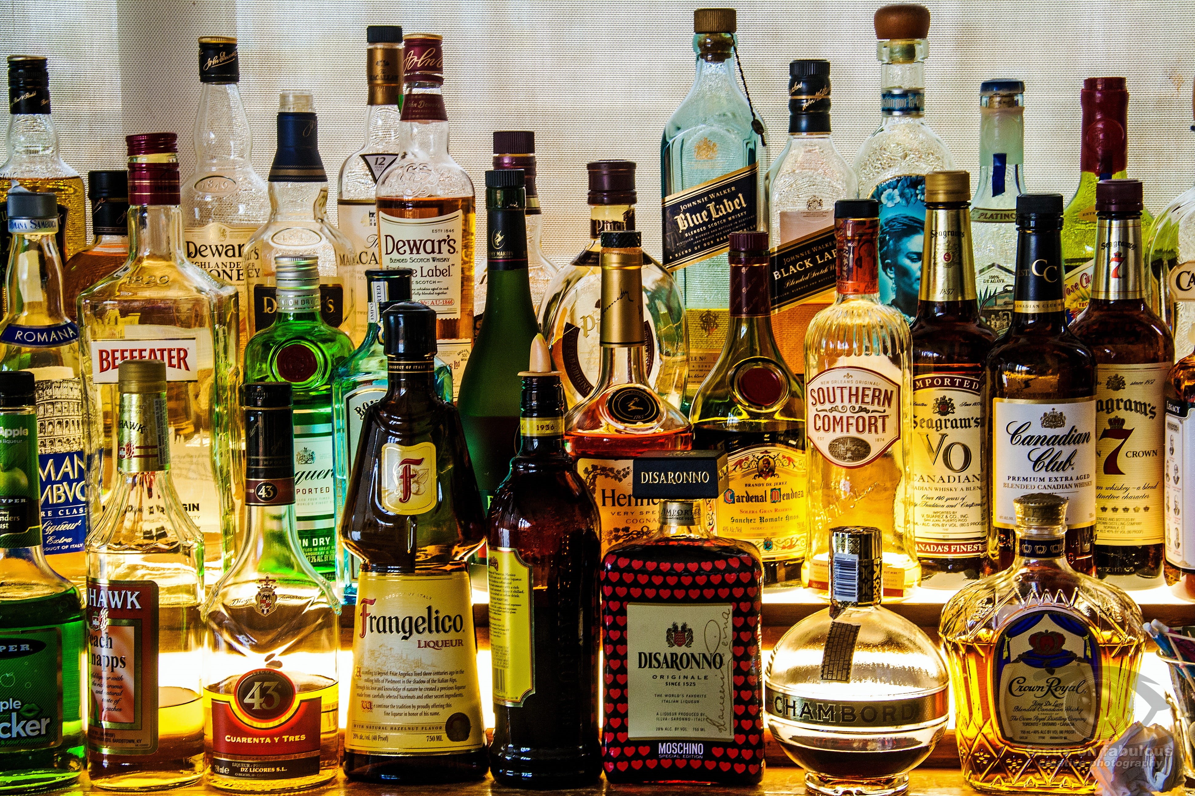 4K, choice, abundance, large group of objects, indoors, retail display, wine bottle, glass - material, variation, liquor, lot, retail, alcohol, cocktail, HD Wallpaper