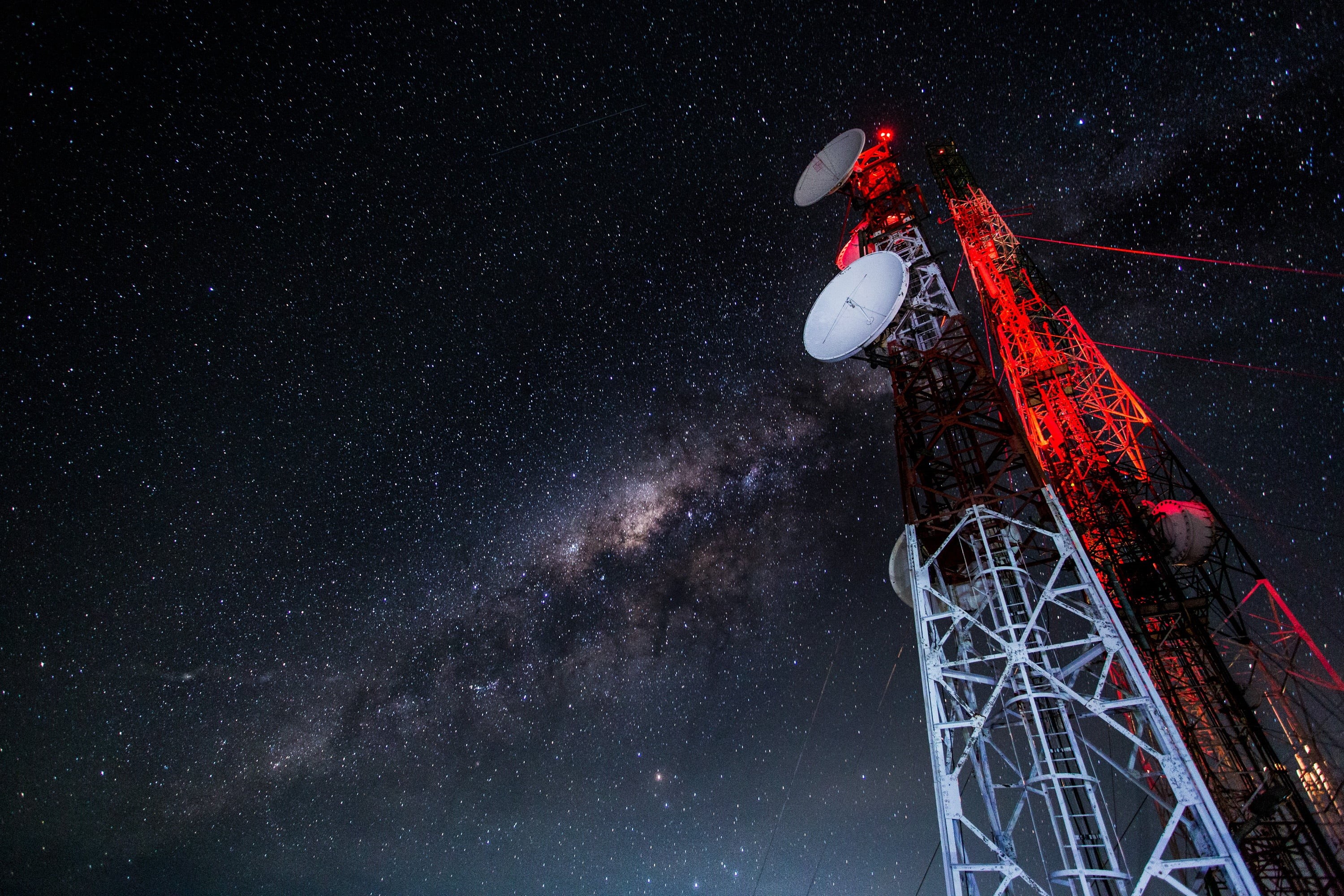 stars, 2K, space and astronomy, night, beauty in nature, universe, telecommunications Equipment, receiving, galaxy, cosmos, milky way, dishes, science, HD Wallpaper