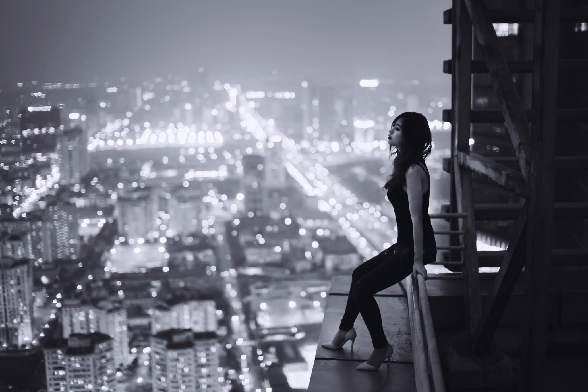 action, side view, outdoors, building, lights, girls, built structure, females, focus on foreground, young women, the Human Body, healthy Lifestyle, sport, HD Wallpaper
