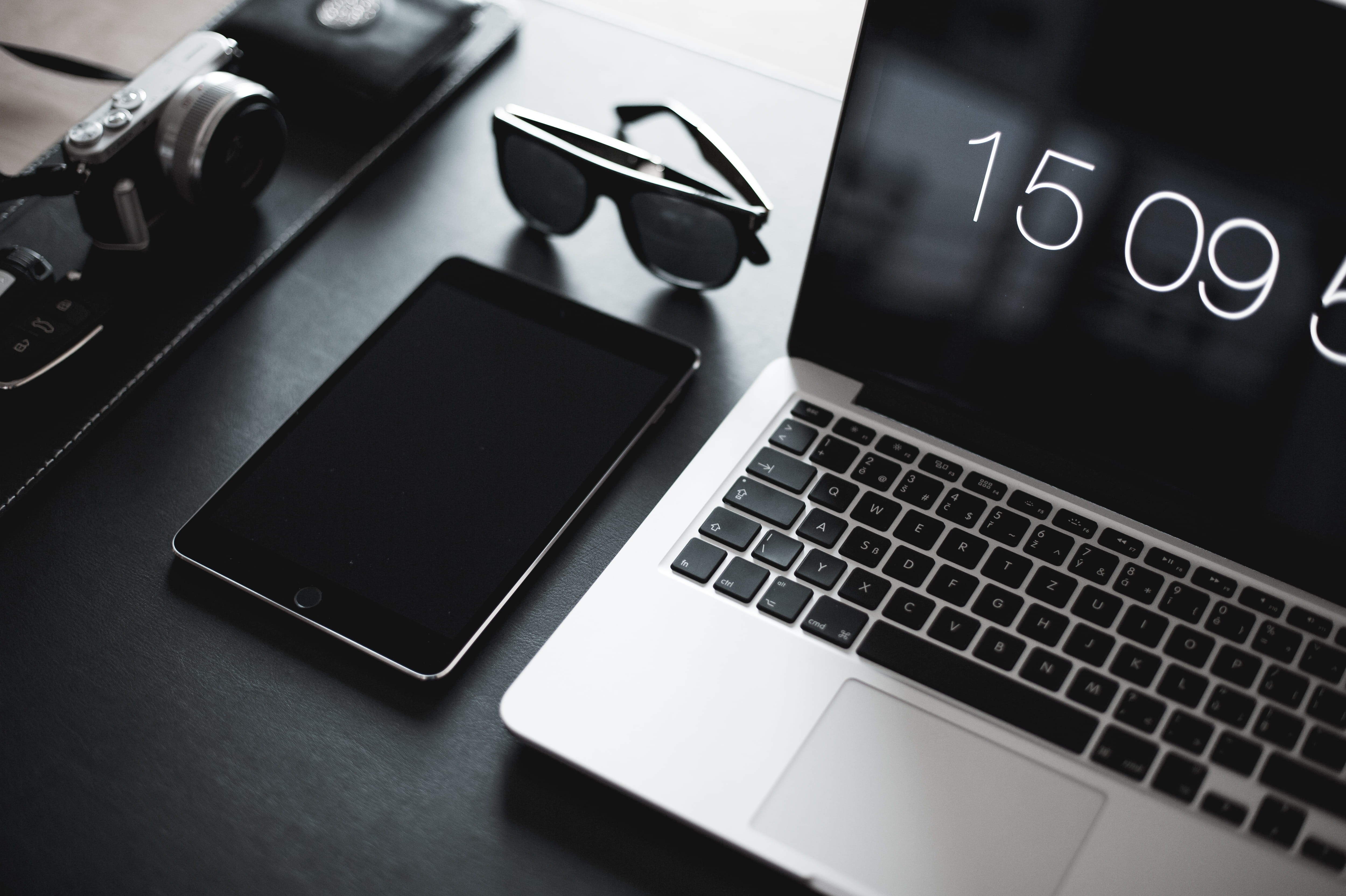 setup, indoors, computer network, desk, homeoffice, top, black color, workday, gear, black, working, fashion, silver colored, computer equipment, white, HD Wallpaper