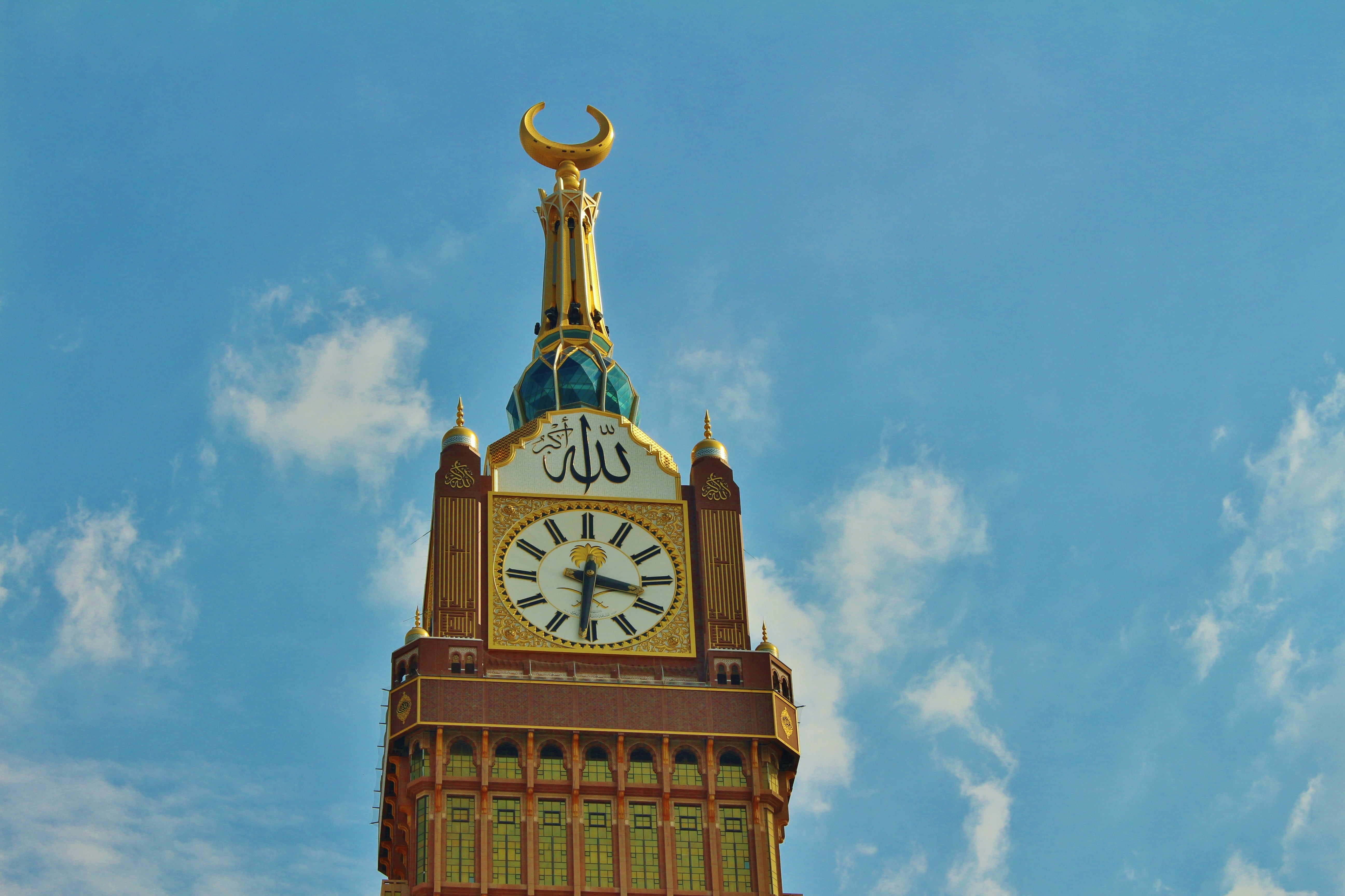 saudi, islam, mekkah, cloud - sky, clock face, tourism, brown, clock Tower, clock, place, england, top, uK, nature, holy, travel destinations, history, HD Wallpaper