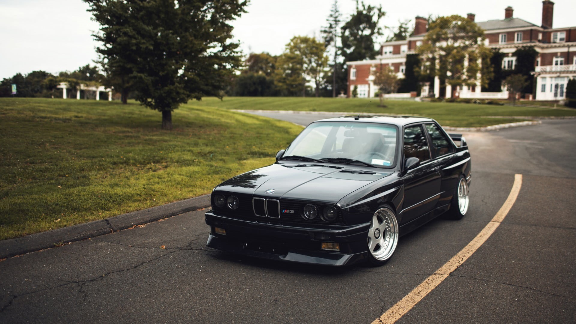 vintage car, focus on foreground, luxury, mode of transportation, architecture, building exterior, car, sedan, nature, land vehicle, city, BMW E30, 1080P, HD Wallpaper
