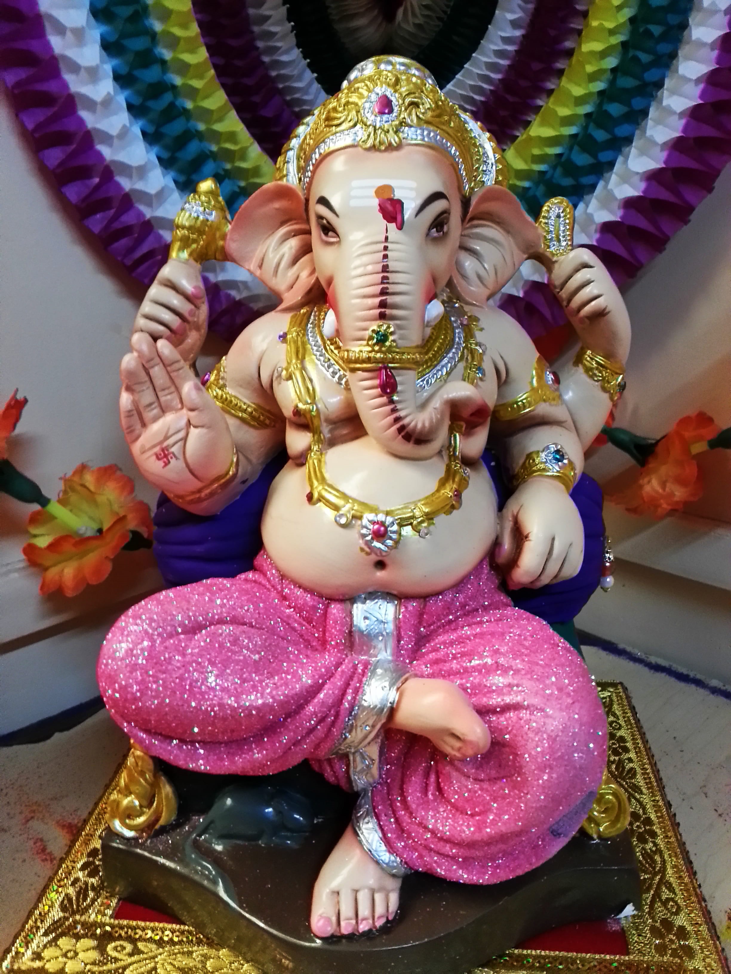 traditional, indian, lord ganesha, spirituality, representation, idol, statue, 2K, indoors, god, festival, human representation, ganpati, no people, luck, Phone HD Wallpaper