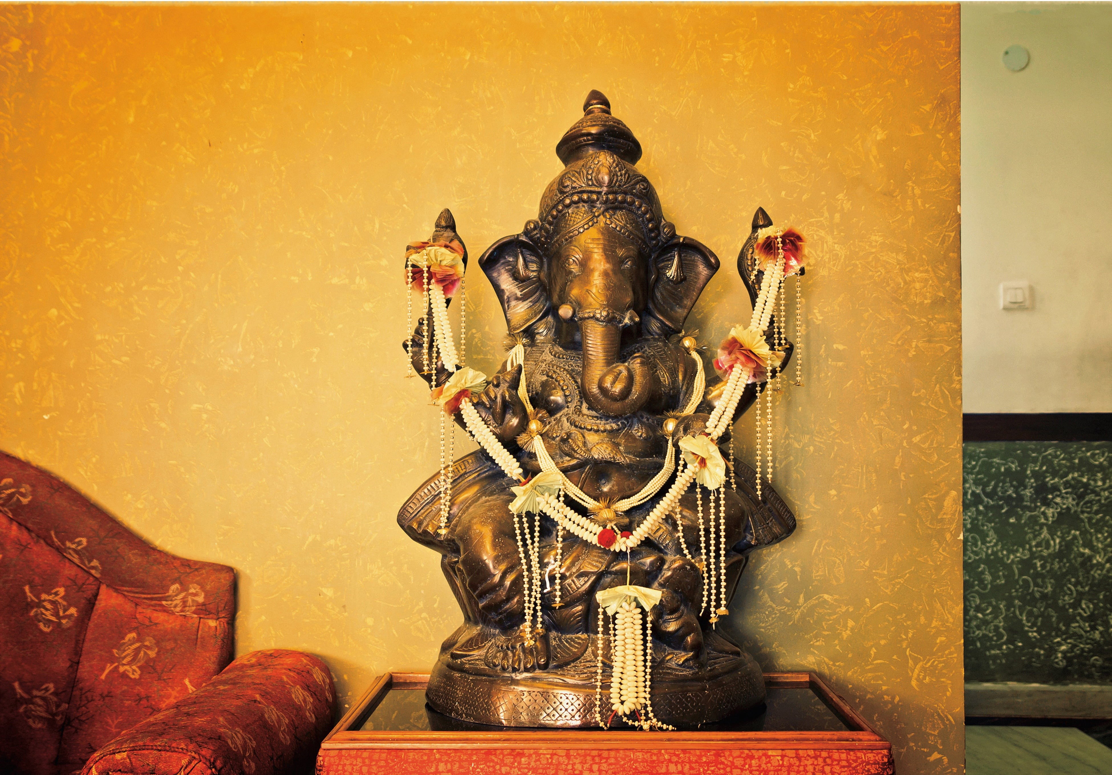 representation, traditional, figurine, architecture, indoors, no people, room, elephant, wall - building feature, hindu, sculpture, human representation, HD Wallpaper