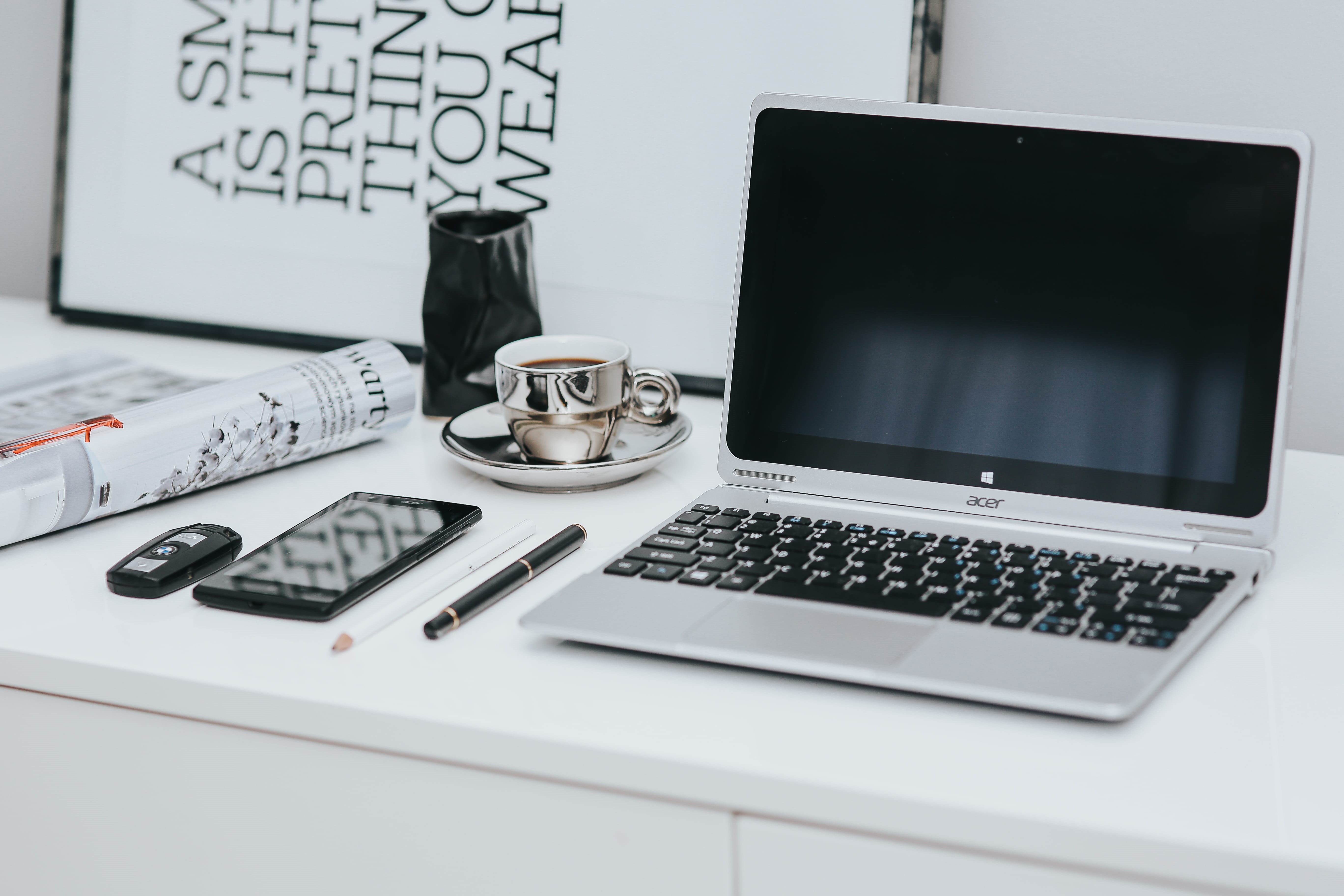 portable information device, technology, workplace, still life, working, internet, indoors, white, connection, pen, eyeglasses, scandi, workspace, business, HD Wallpaper