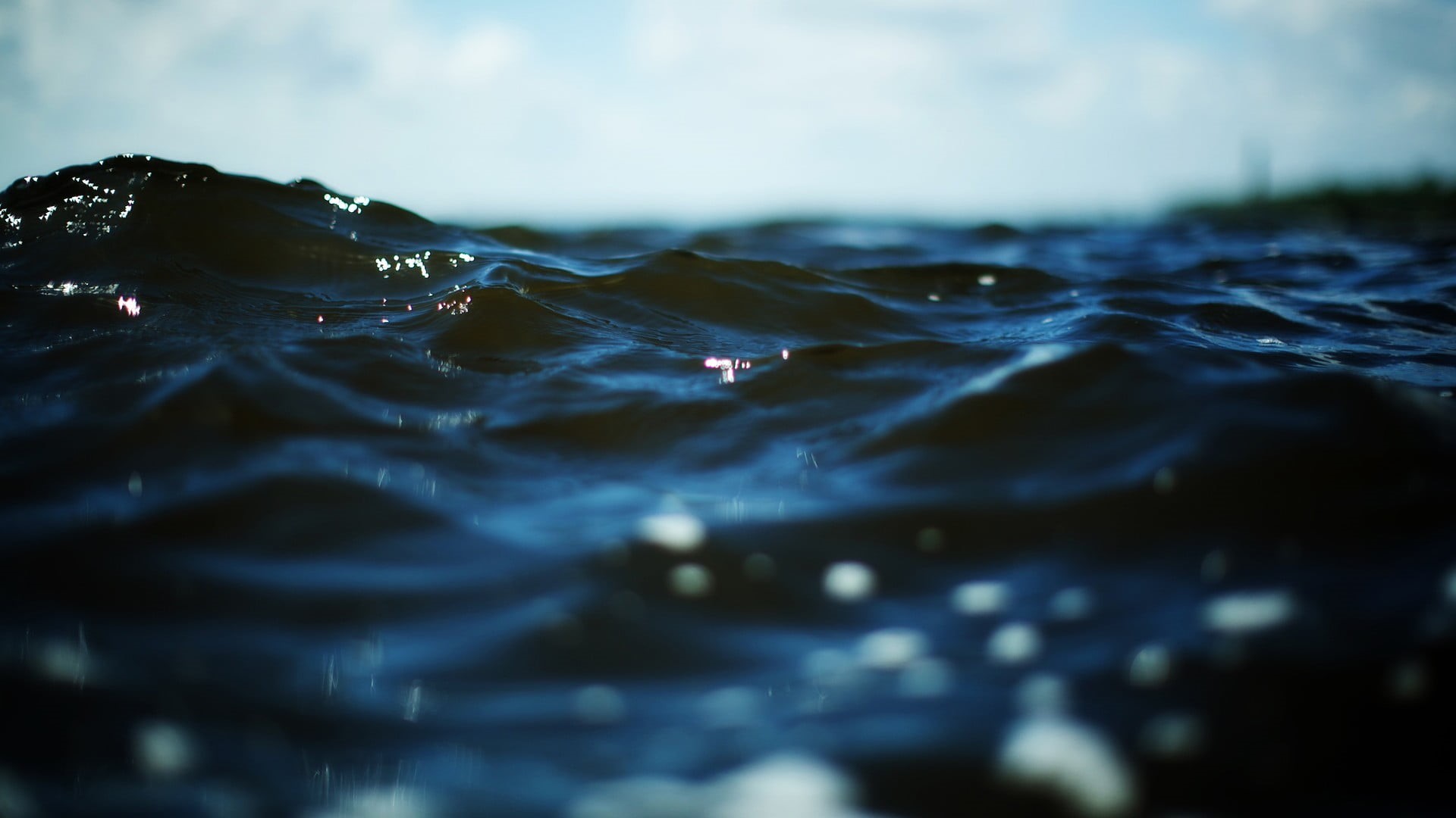 bokeh, wave Pattern, day, wet, nature, blurred, surface, water Surface, reflection, full frame, outdoors, flowing Water, no People, abstract, body, splashing, HD Wallpaper