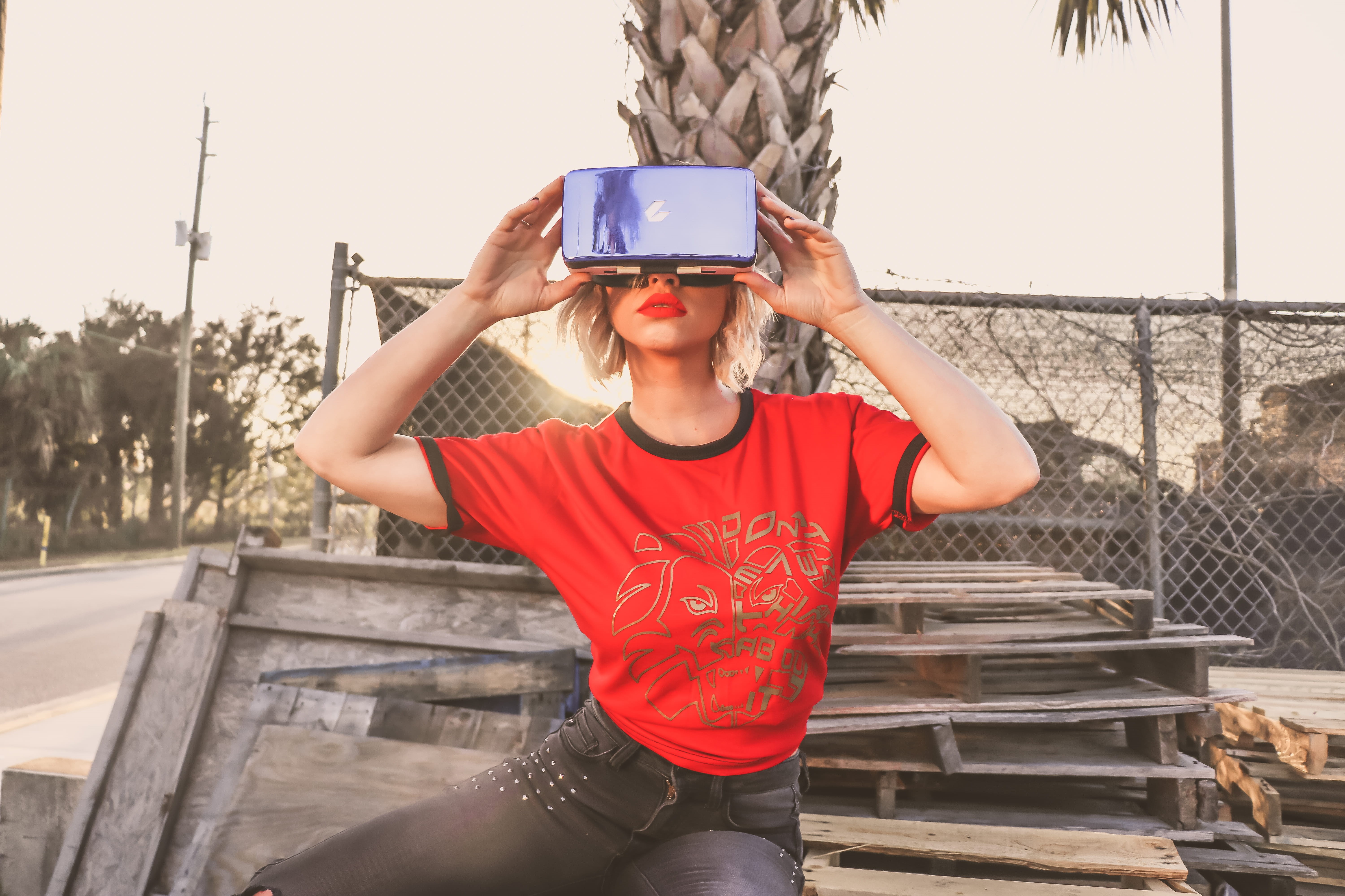 neck, technology, leisure activity, communication, photoshoot, shirt, casual clothing, lady, child, girl, connection, one person, t, lifestyles, front view, HD Wallpaper