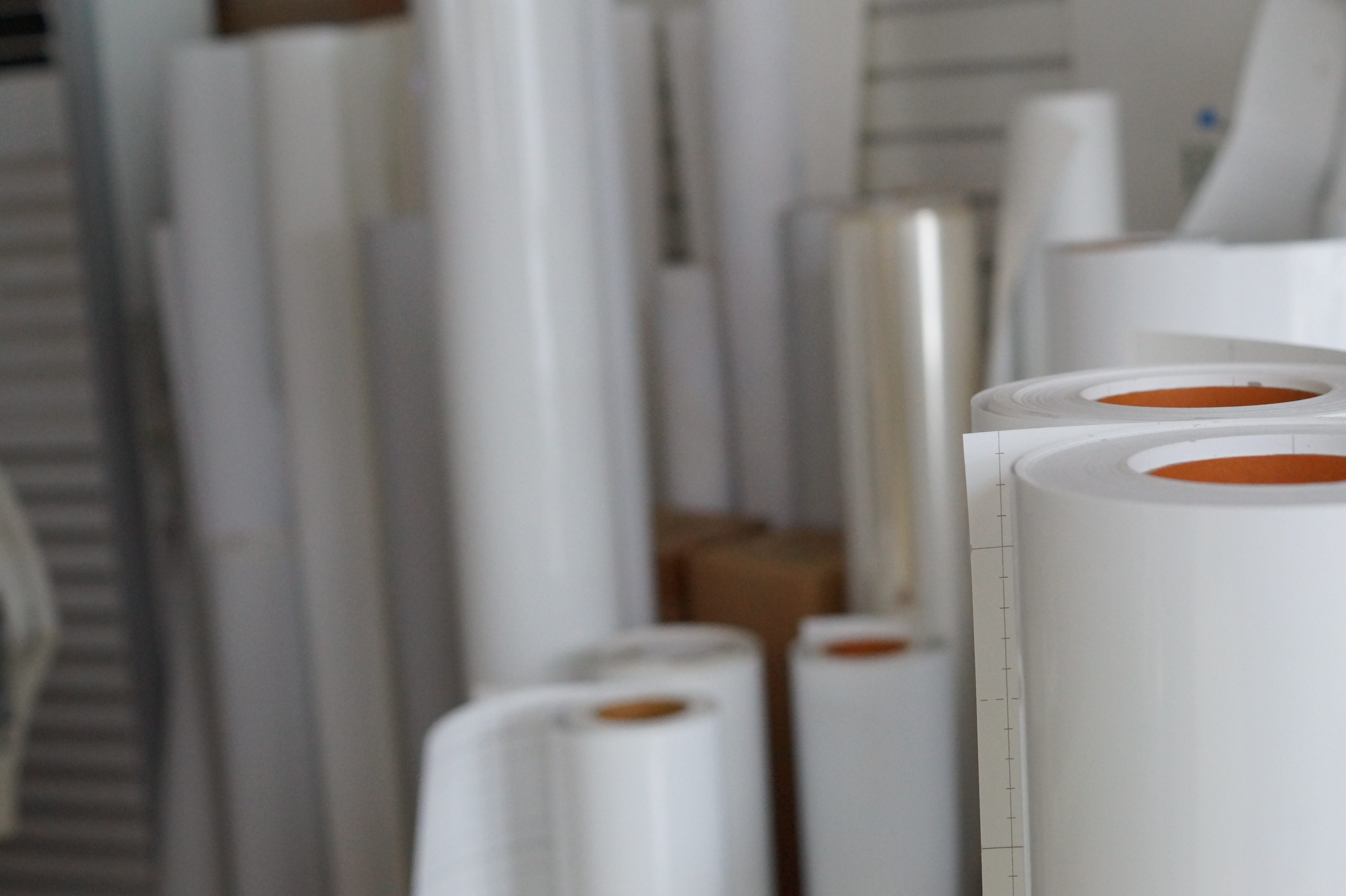 selective focus, 5K, work, focus on foreground, container, domestic room, refrigerator, toilet paper, materials, latex, the real, white color, printer, HD Wallpaper