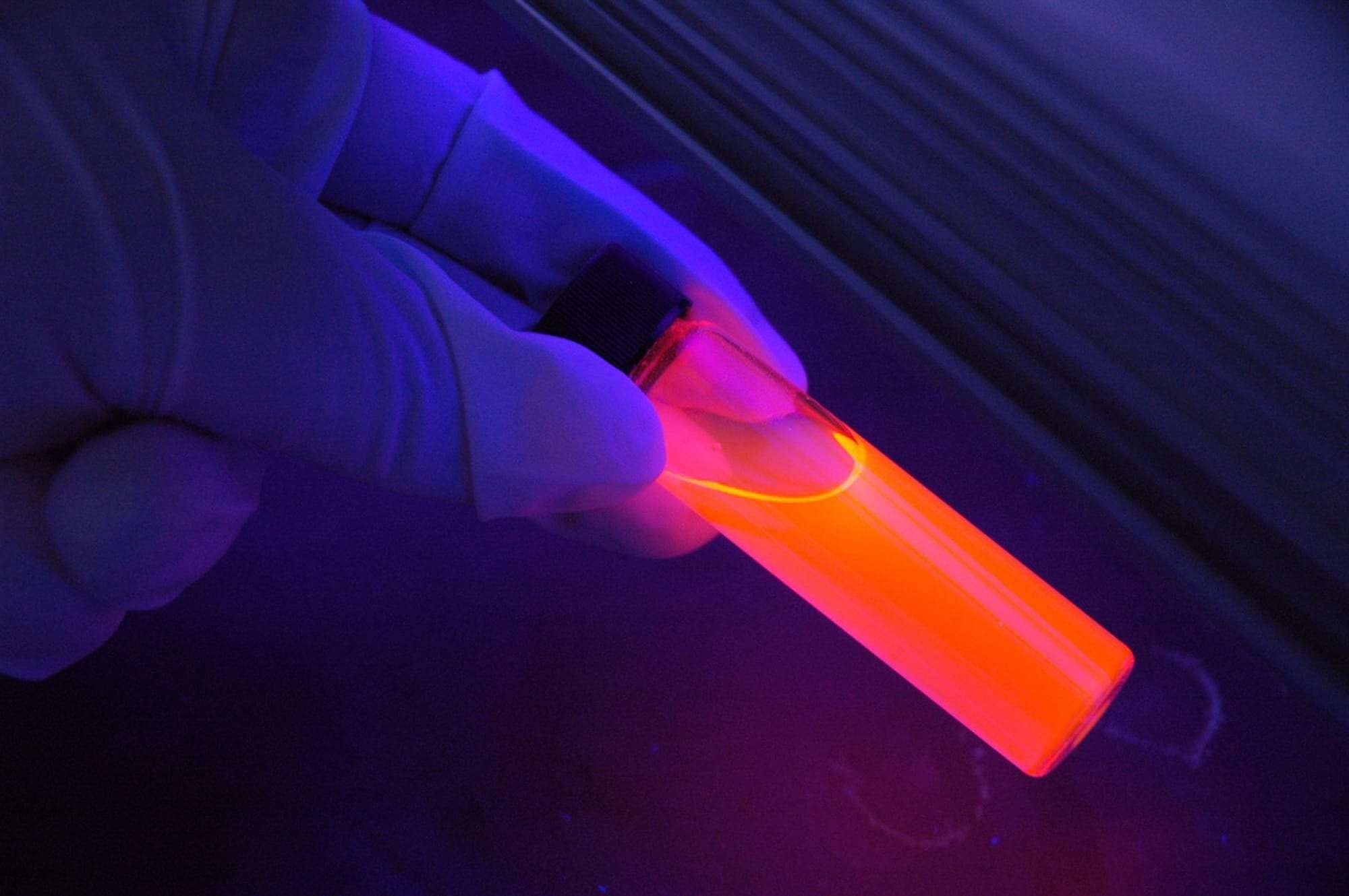 1080P, one person, luminescence, laboratory, healthcare, medical, close-up, medicine, hand, human body part, fluorescent, chemistry, illuminated, futuristic, HD Wallpaper