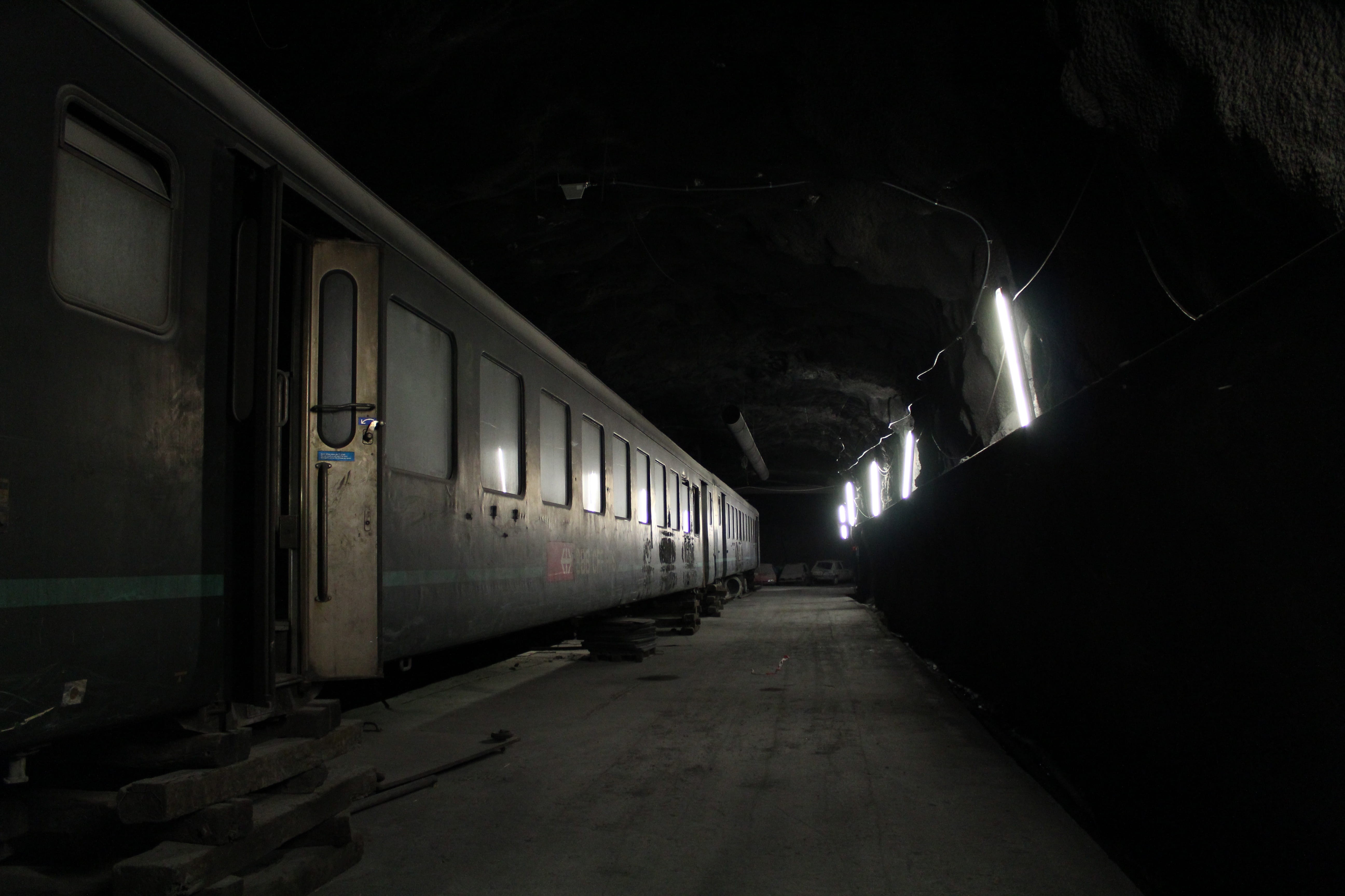 dark, railway, lichtspiel, transport, rail transportation, tunnel, mode of transportation, fluorescent lighting, lighting equipment, the way forward, subway train, HD Wallpaper