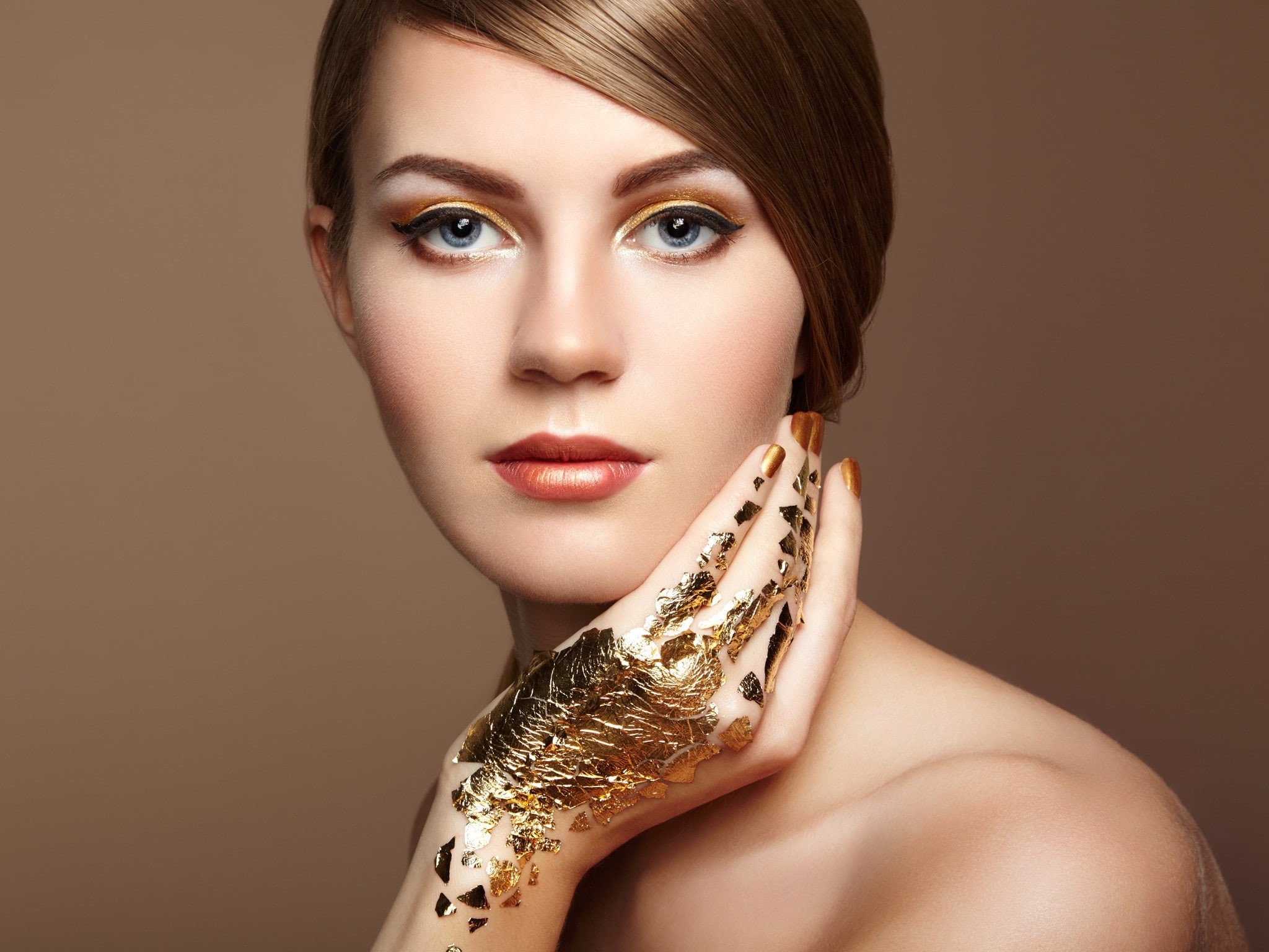 simple background, human body part, painted nails, women, 1080P, gold, looking at camera, headshot, wealth, luxury, human face, indoors, glamour, bare shoulders, HD Wallpaper