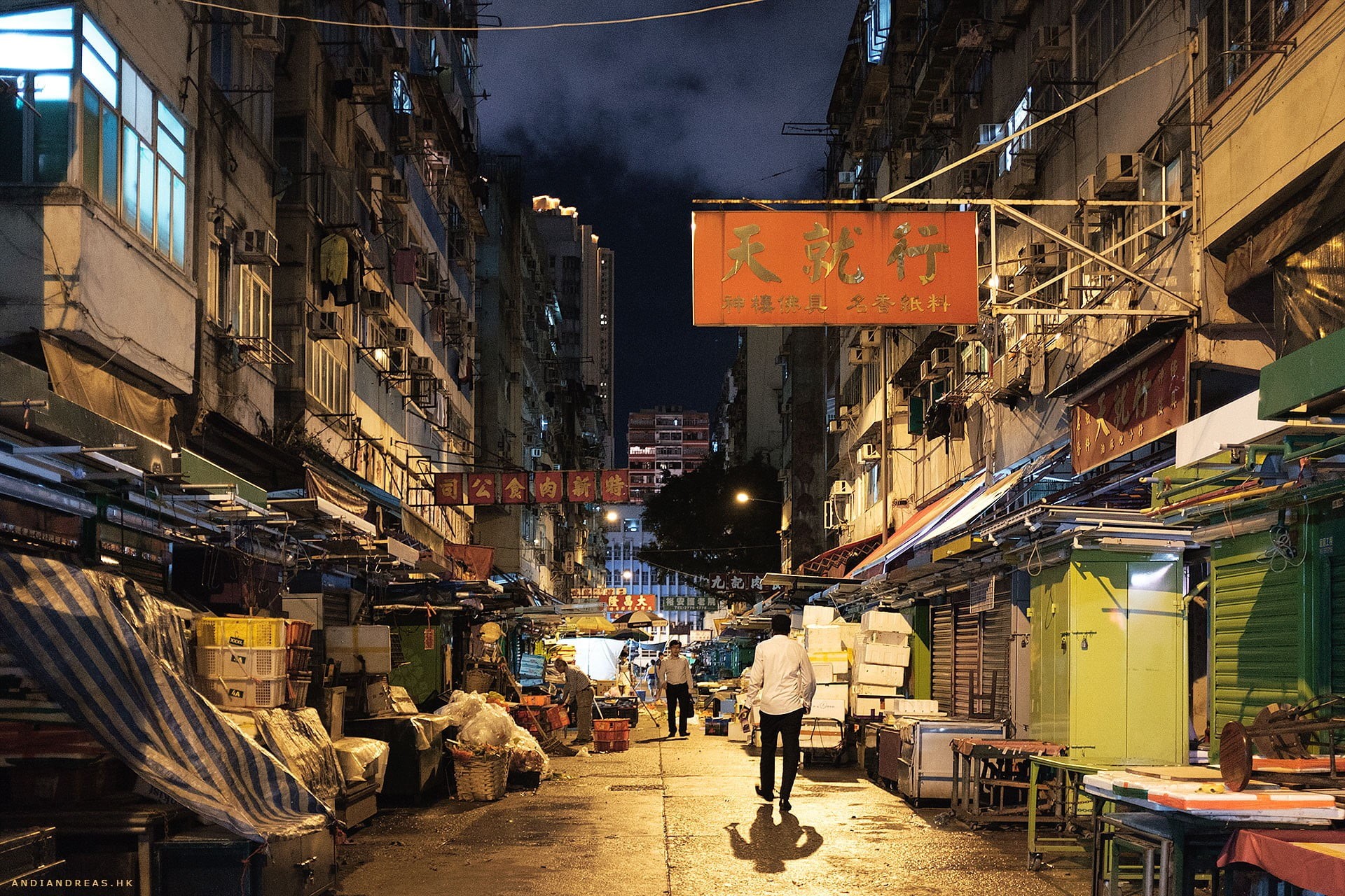 Hong Kong, brown, men, script, text, cityscape, night, illuminated, building exterior, urban, built structure, market, sign, 1080P, architecture, compound, HD Wallpaper