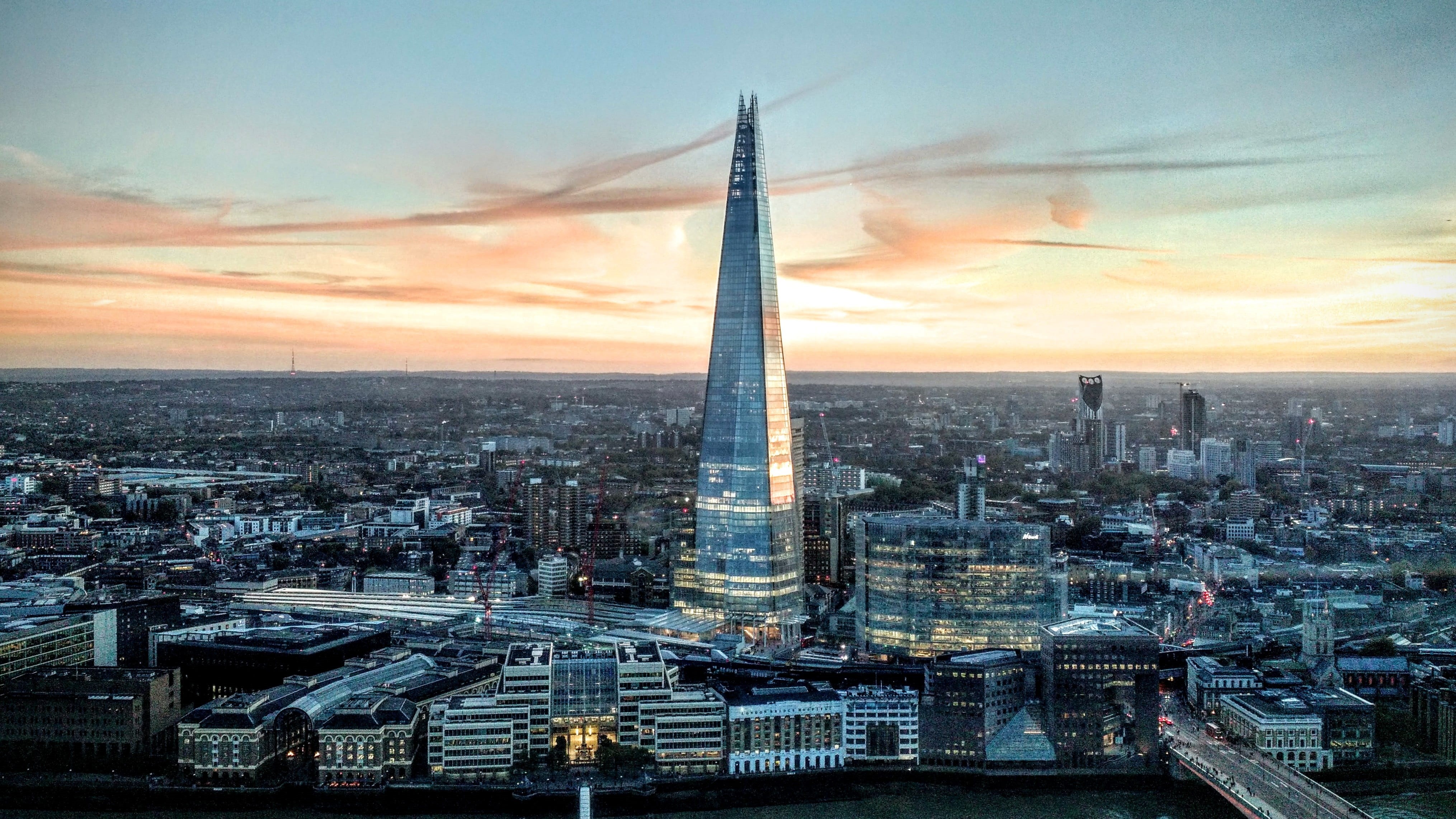 city, buildings, tall - high, skyline, skyscraper, modern, sunset, aerial view, building exterior, 4K, travel destinations, architecture, london, built structure, HD Wallpaper