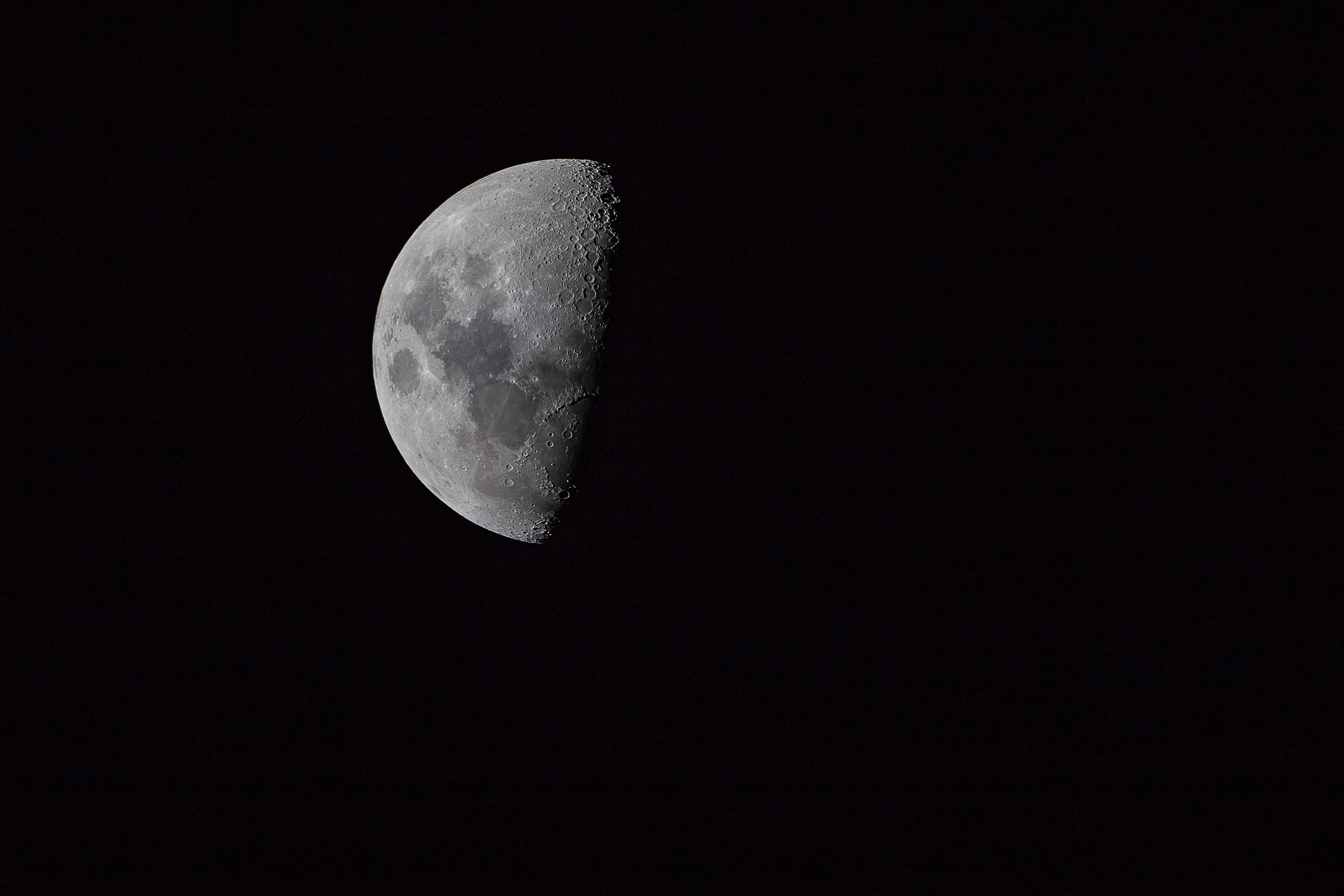 nature, tranquility, moon Surface, night sky, half, night, astronomy, outdoors, pitch, dark, photography, planet - Space, black and white, moon, crescent, HD Wallpaper