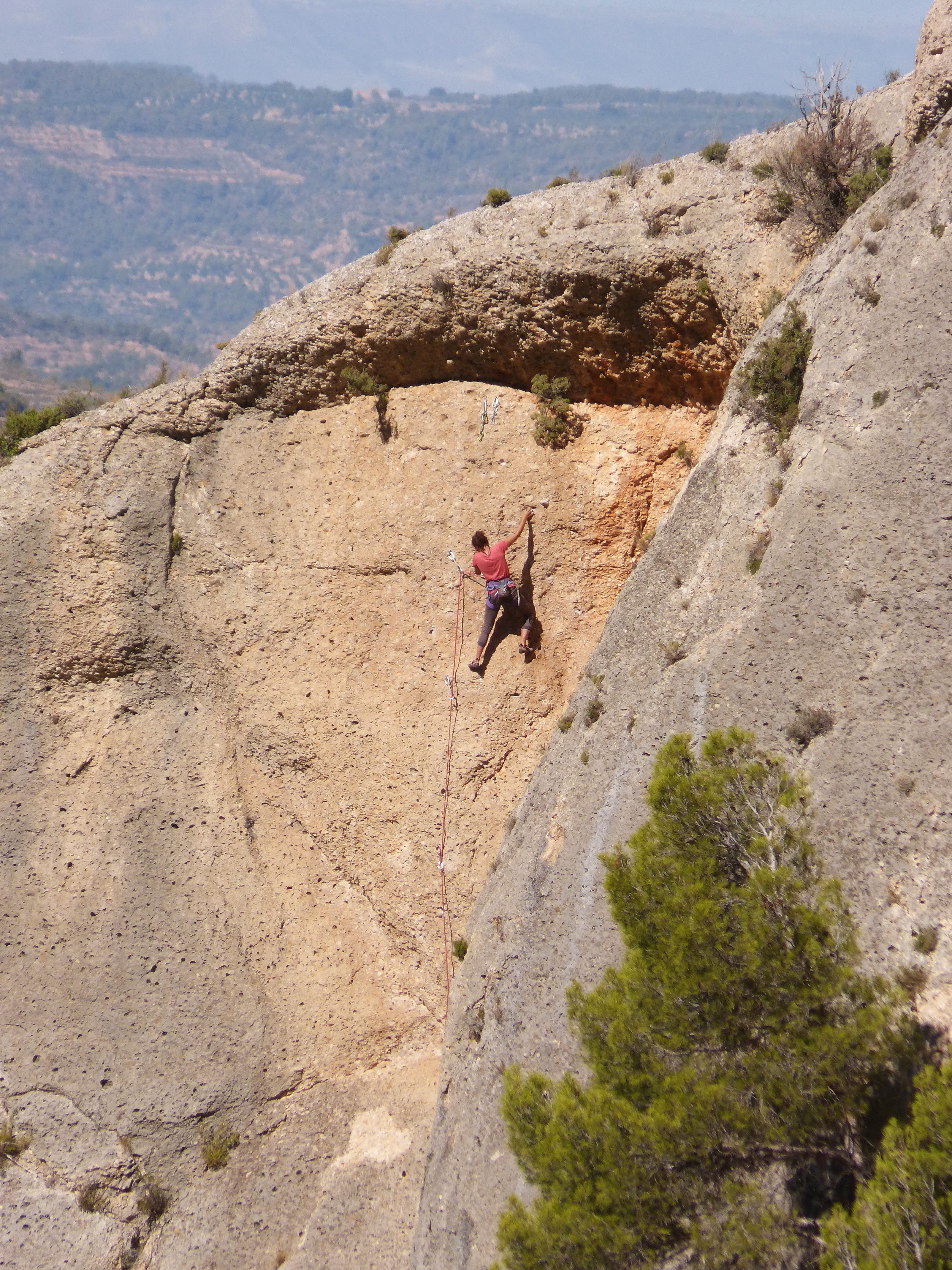 climber, rock formation, full length, rock, skill, activity, margalef, nature, priorat, rock - object, outdoors, rock climbing, day, determination, escalation, Phone HD Wallpaper