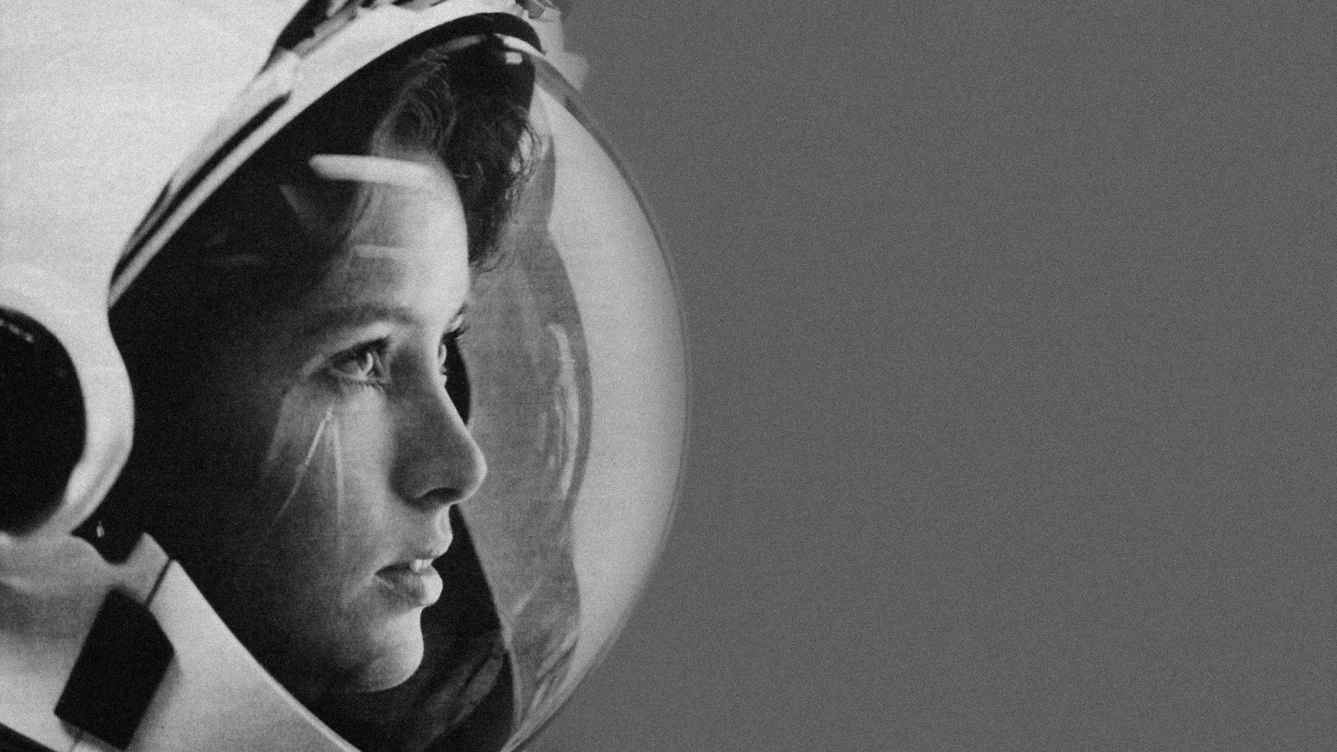 real people, women, copy space, one person, Anna Lee Fisher, leisure activity, human face, young adult, spacesuit, mouth open, contemplation, close-up, HD Wallpaper