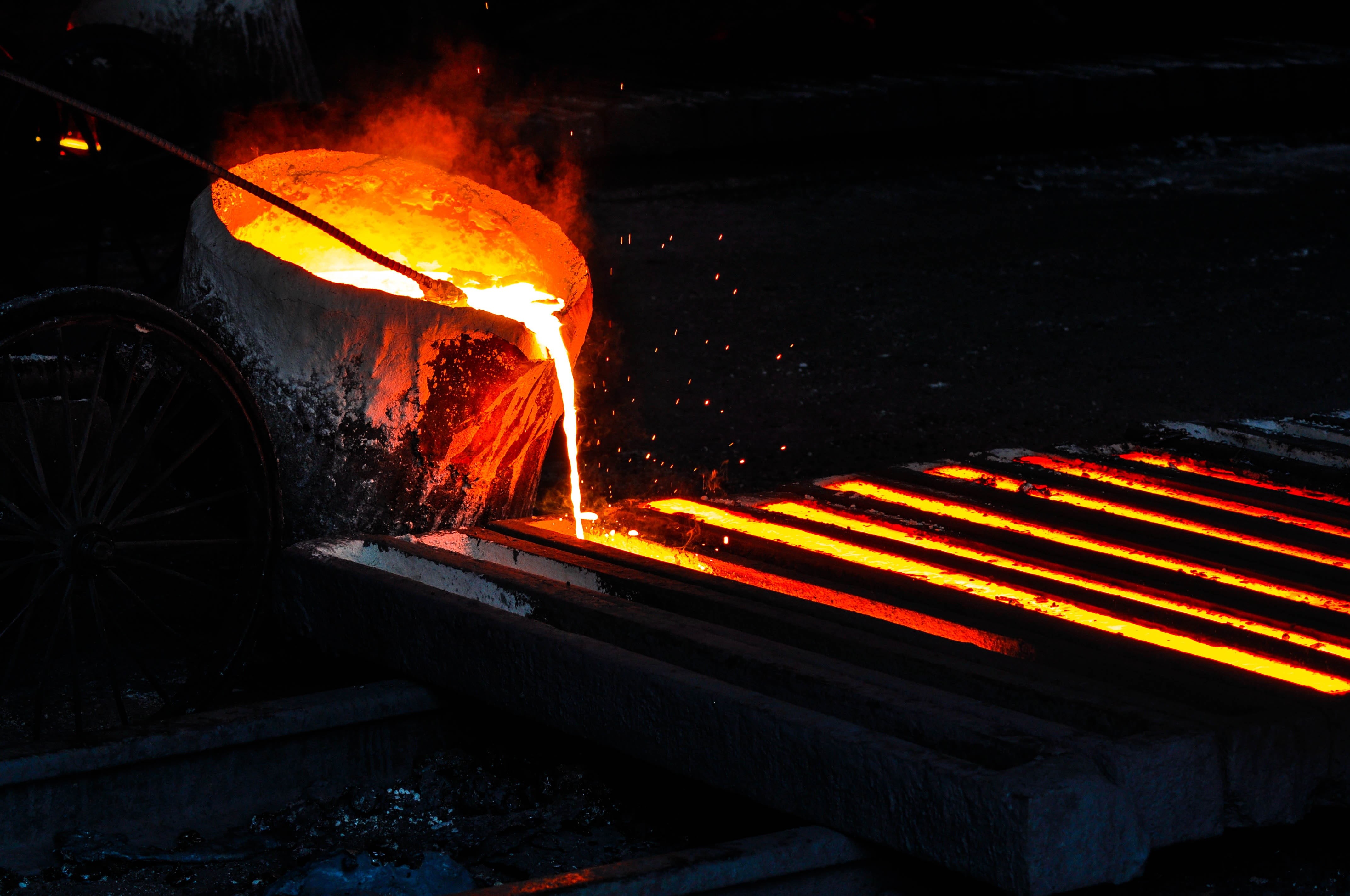 foundry, unto, safety, melting, burning, mill, blurred motion, hot, flame, manual, factory, fire - natural phenomenon, industry, steel, iron - metal, orange color, HD Wallpaper