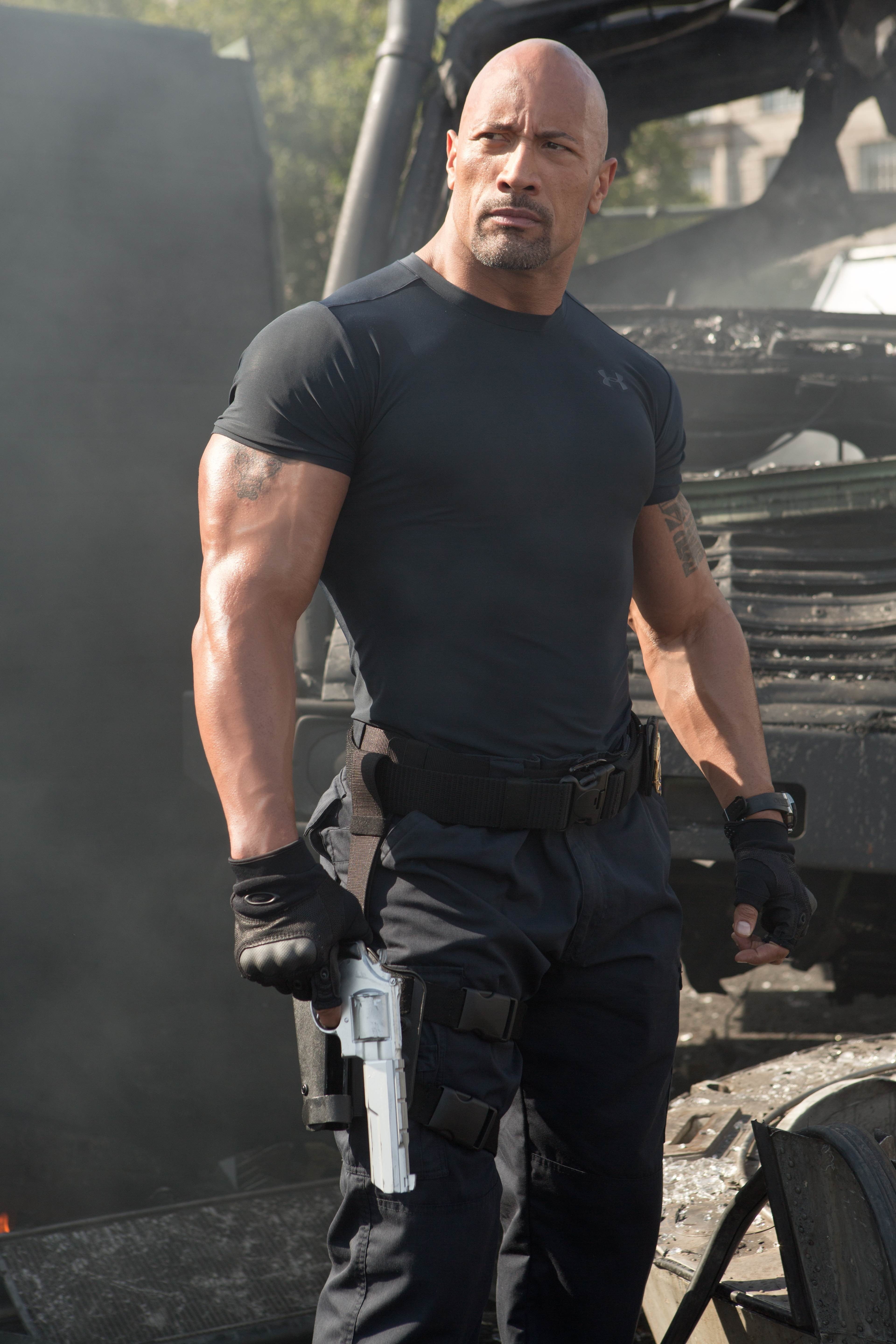 5K, sports training, sport, mature men, standing, real people, men, healthy lifestyle, dwayne, outdoors, johnson, shaved head, adult, athlete, looking at camera, Phone HD Wallpaper