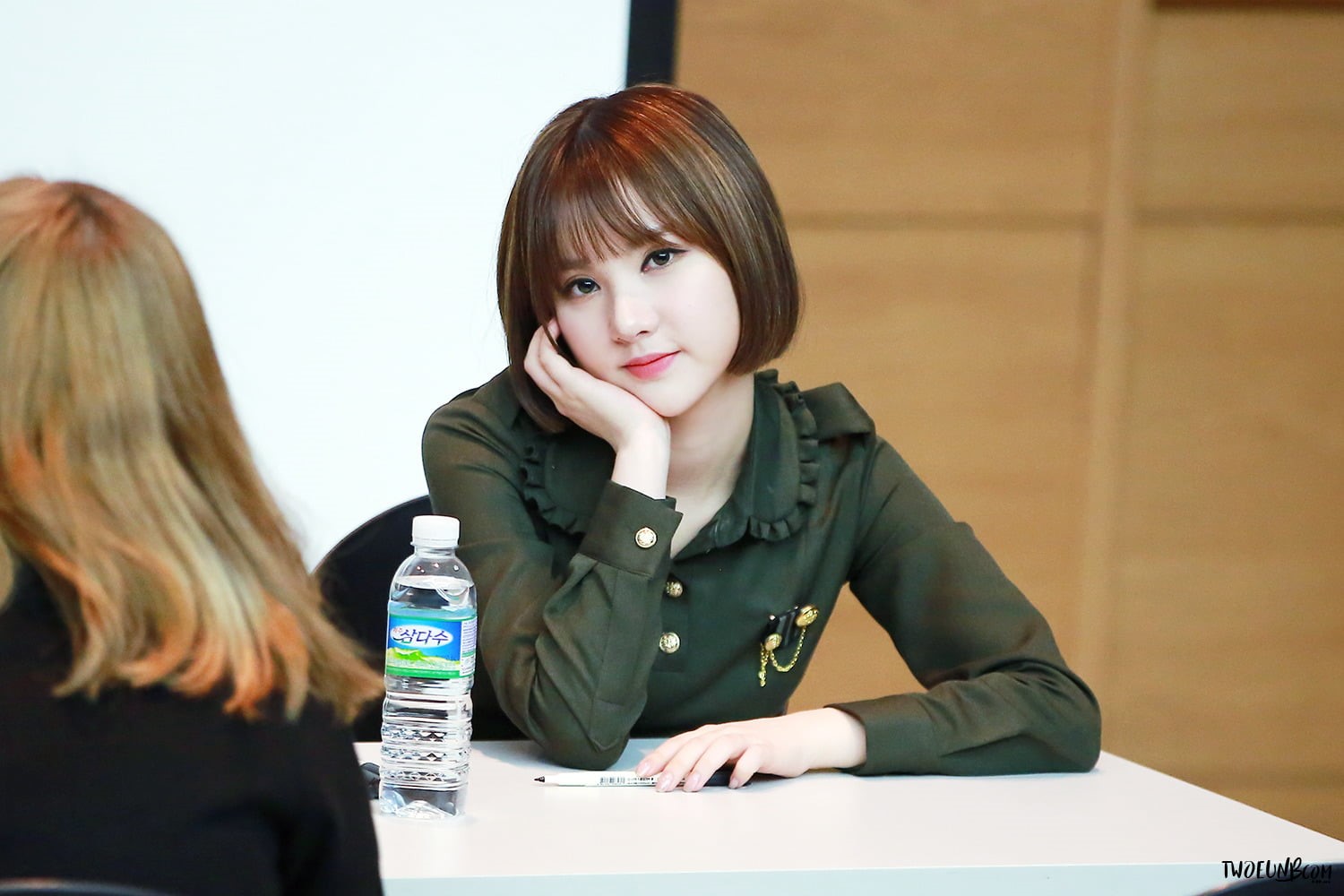 headshot, mid adult, South Korea, table, K-pop, two people, women, Gfriend, portrait, childhood, mid adult women, communication, hairstyle, indoors, girls, HD Wallpaper