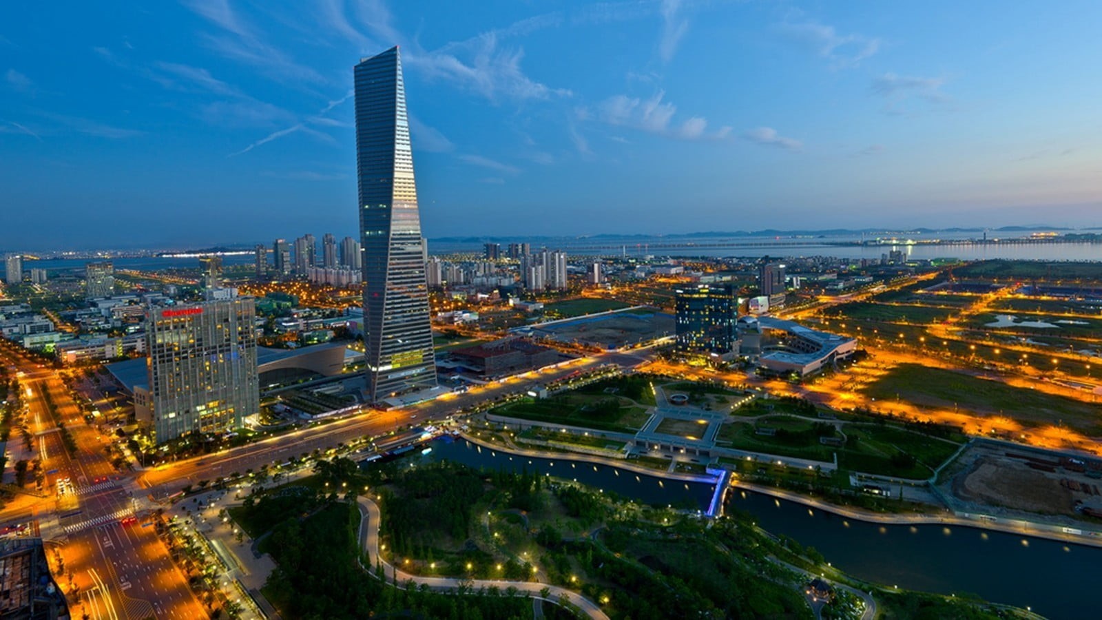 transportation, no people, cloud - sky, illuminated, daytime, nature, tall - high, building, 720P, building exterior, curtain, glass, cityscape, HD Wallpaper