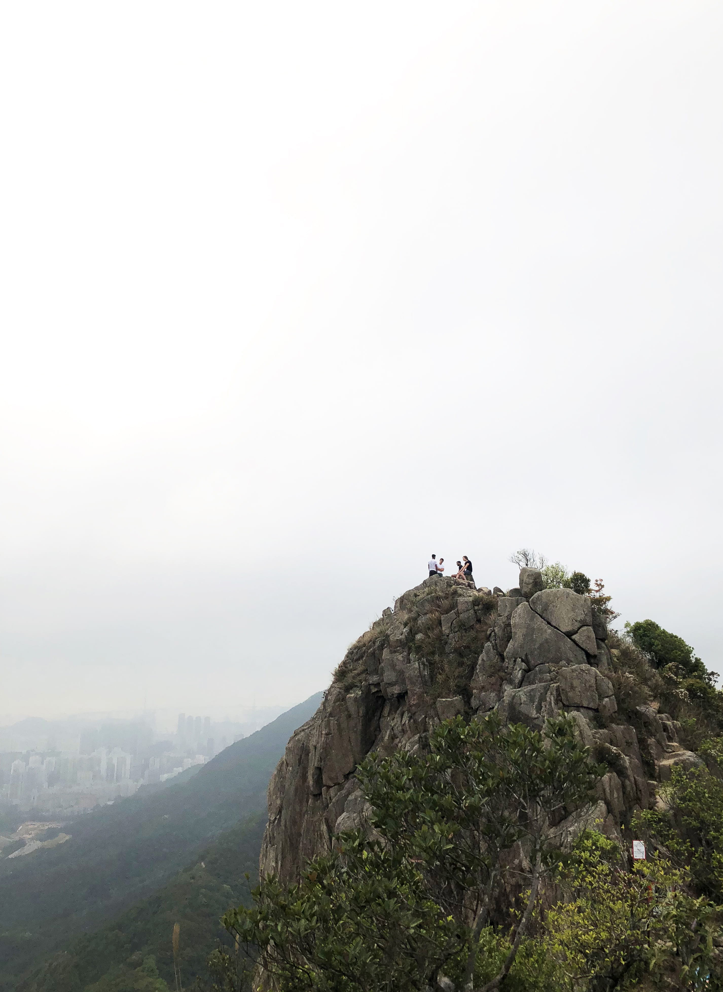 4K, sky, meeting, real people, mountain range, tiny people, outdoors, cliff, friends, beauty in nature, day, hiking, acme, solid, people, lifestyles, lion rock, Phone HD Wallpaper