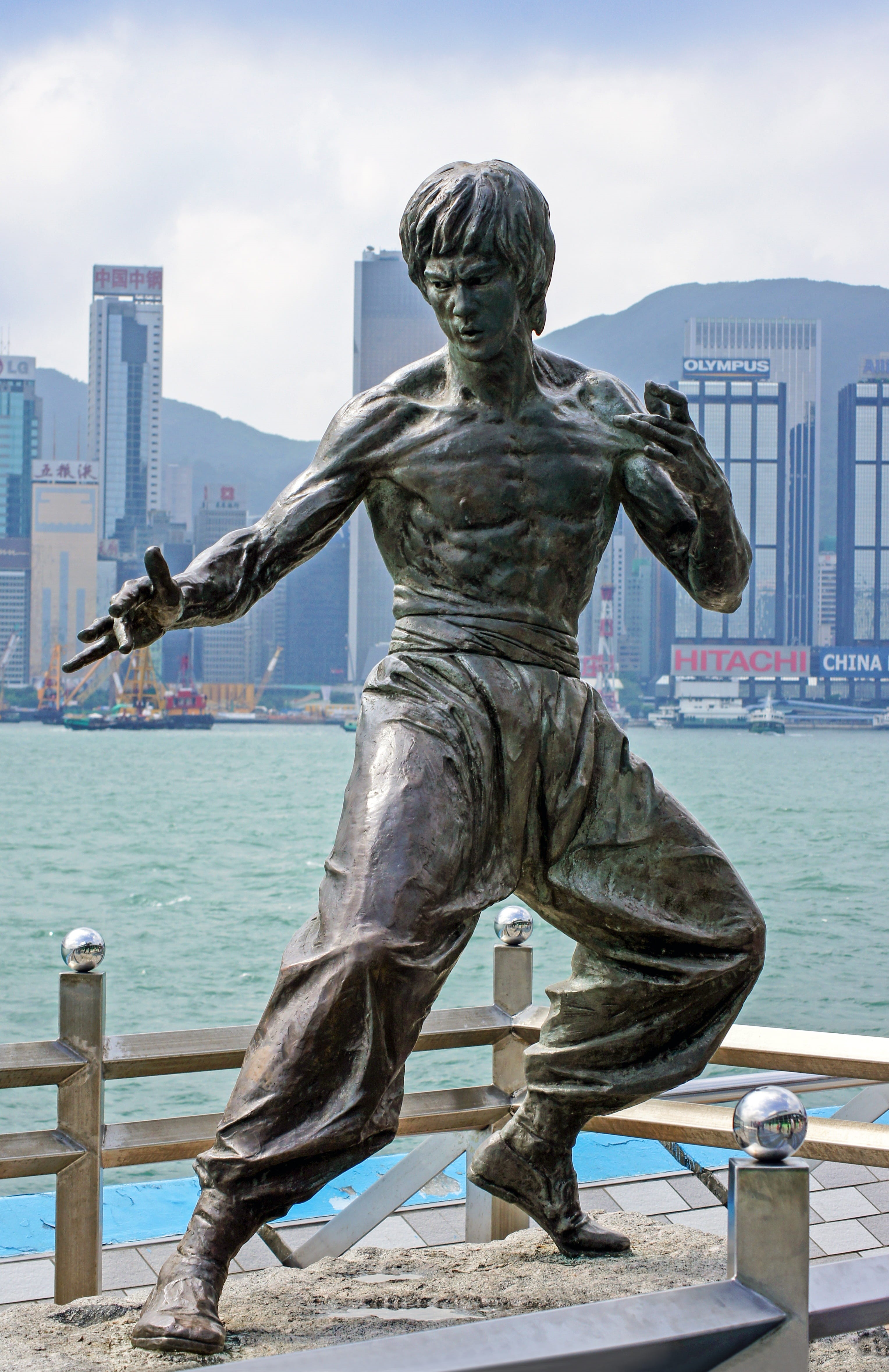 sky, kong kong victoria harbour, 4K, Bruce Lee, hong, day, outdoors, figure, kong, no people, creativity, skyscraper, building exterior, chinese, river, Phone HD Wallpaper