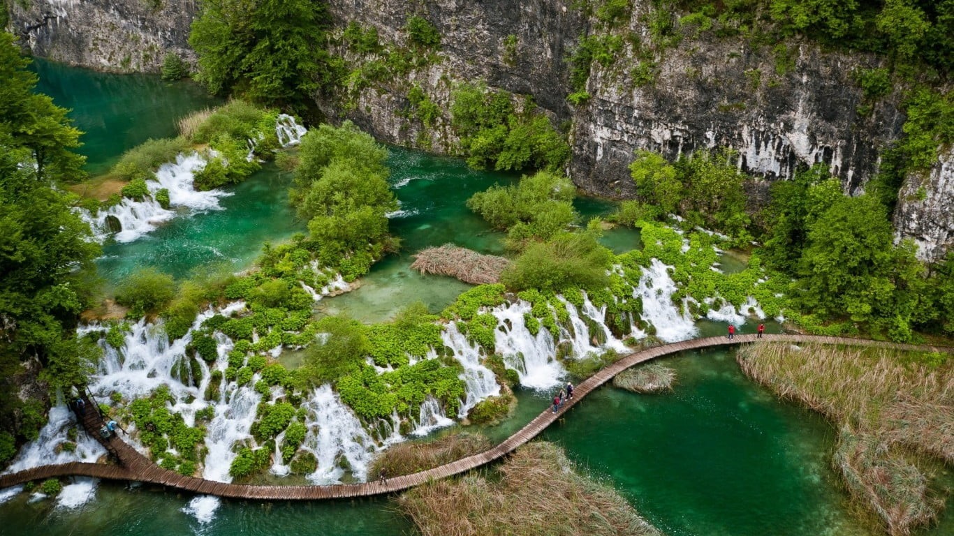 720P, high angle view, tranquil scene, flowing, forest, no people, waterfall, Plitvice National Park, brown, tranquility, Croatia, plant, day, water, tree, HD Wallpaper