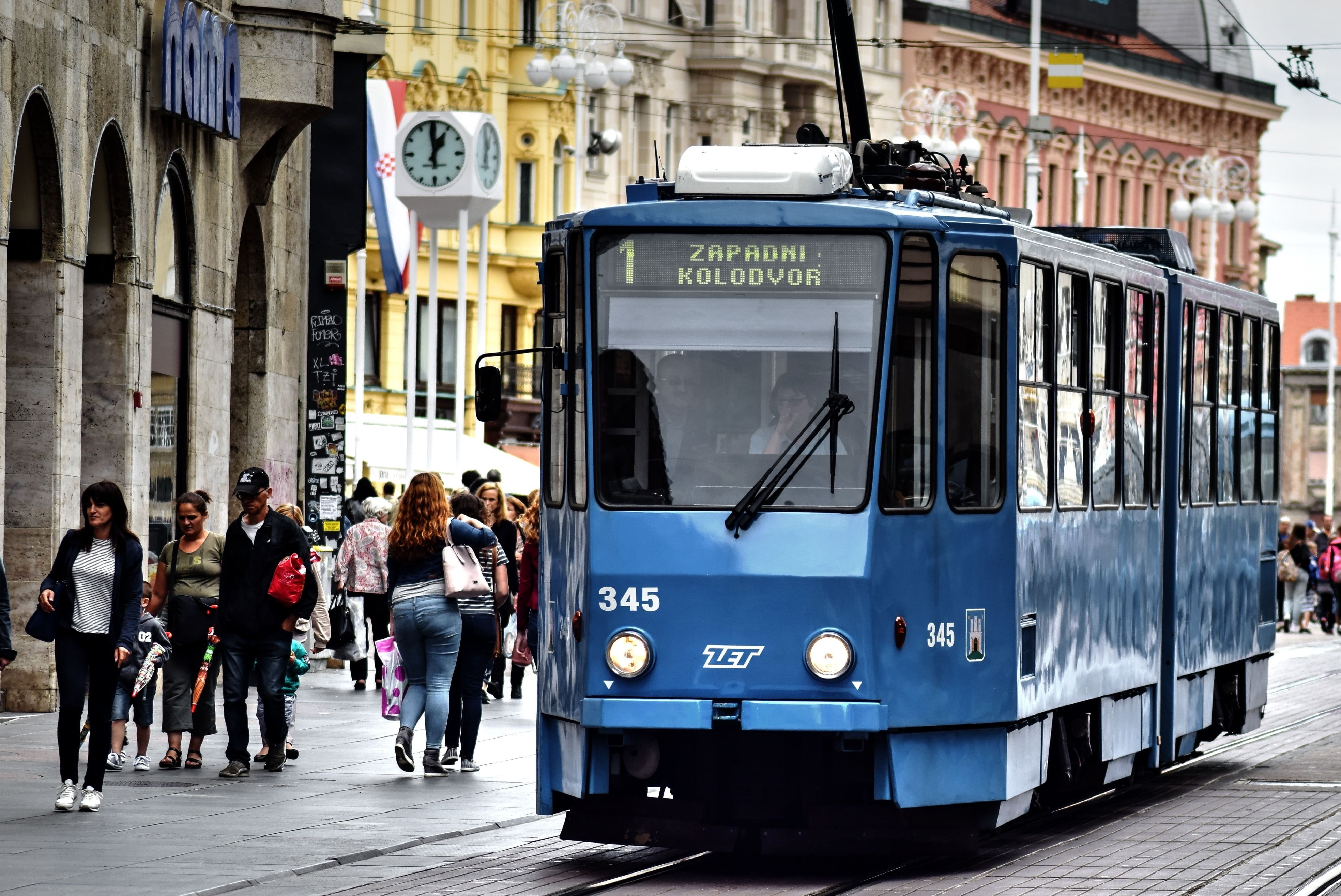 street, 4K, public transport, transportation, adult, track, shopping, mode of transportation, zagreb, men, city, cable car, outdoors, building, group of people, HD Wallpaper