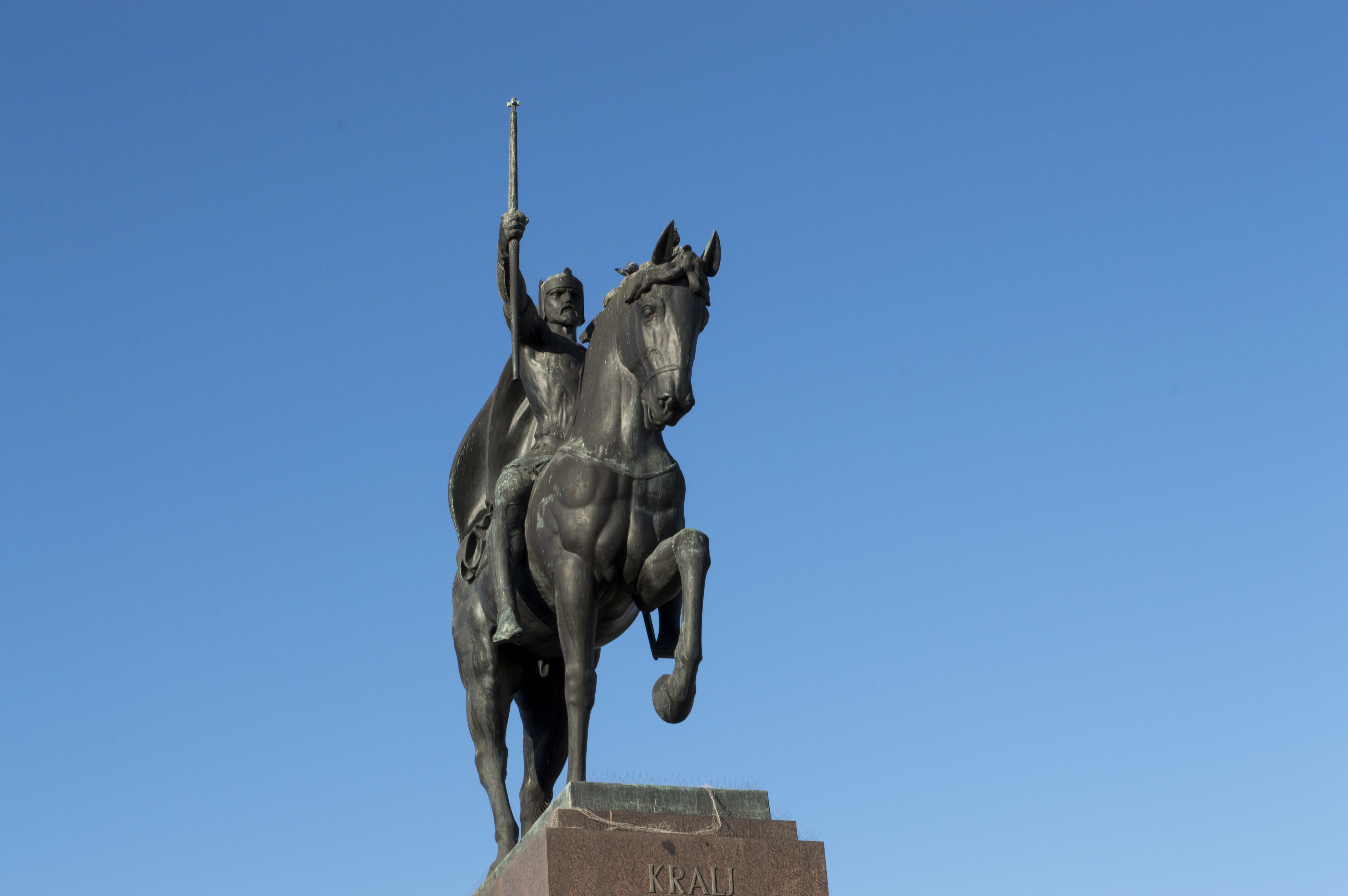 blue, monument, king - royal person, king, tomislav, clear sky, 5K, copy space, zagreb, sky, sculpture, craft, day, art and craft, nature, human representation, HD Wallpaper