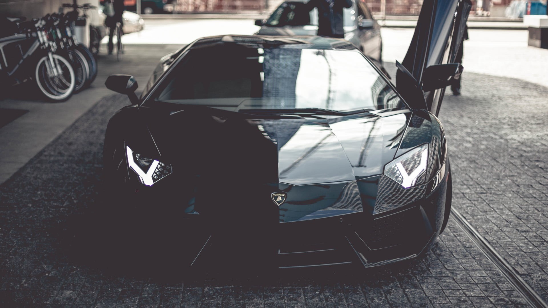 no People, luxury, Lamborghini Aventador, real people, aventador, mode of Transport, modern, road, transportation, coupe, elegance, city Life, retro styled, HD Wallpaper