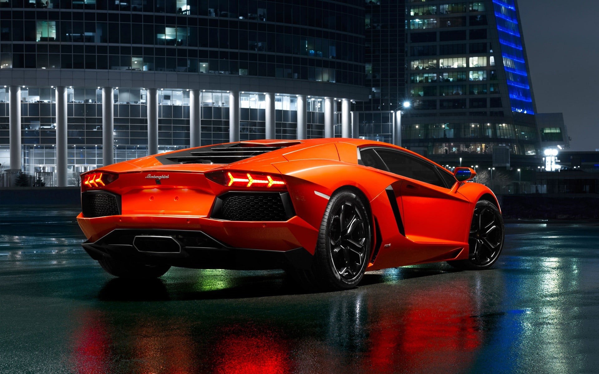 building exterior, city, racecar, car, transportation, Lamborghini Aventador, motion, land vehicle, coupe, built structure, outdoors, no people, street, HD Wallpaper