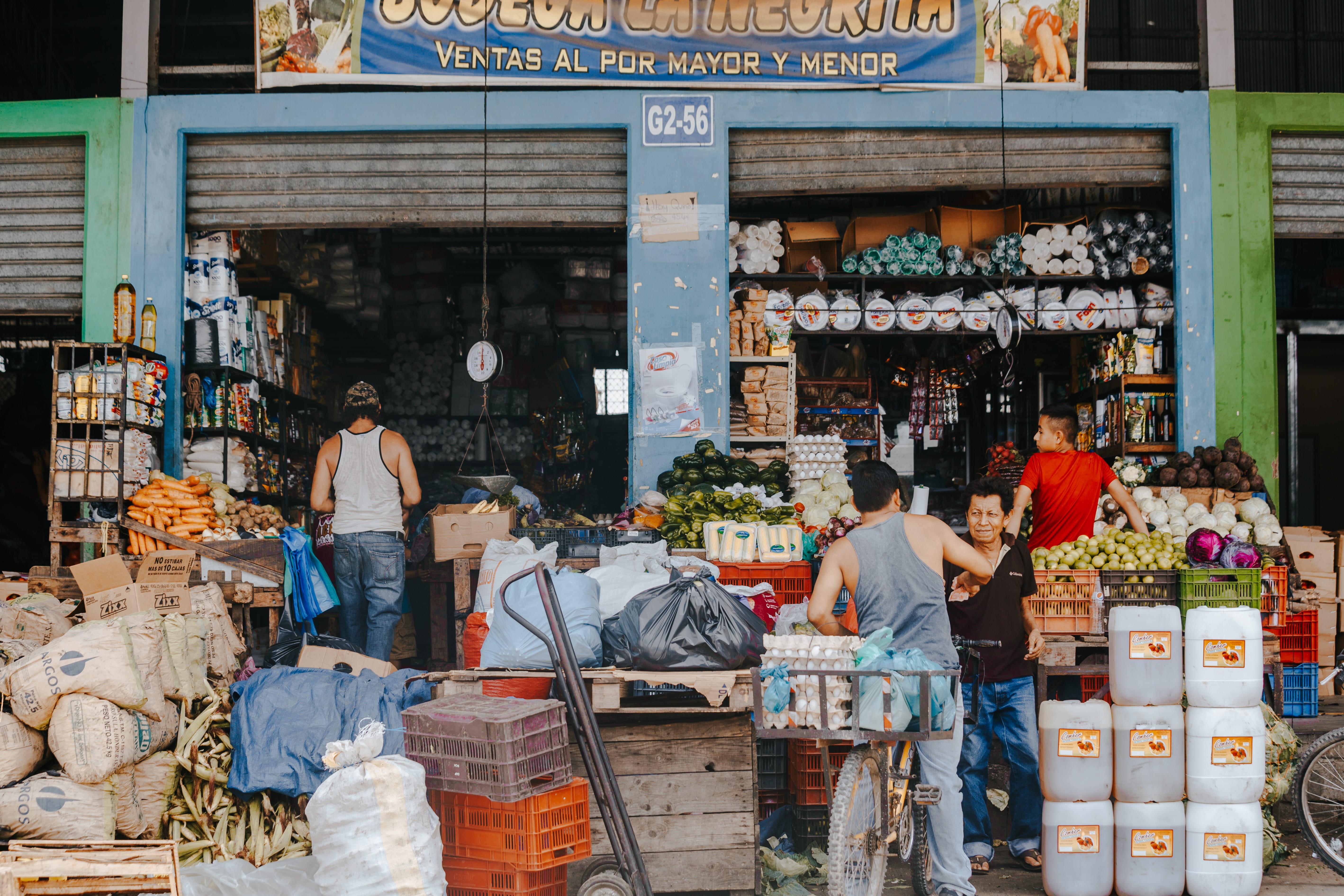 editorial, vendor, seller, market, outdoors, vegetable, trade, store, city Life, food, people, person, street, retail, urban, group, fresh, culture, city, HD Wallpaper