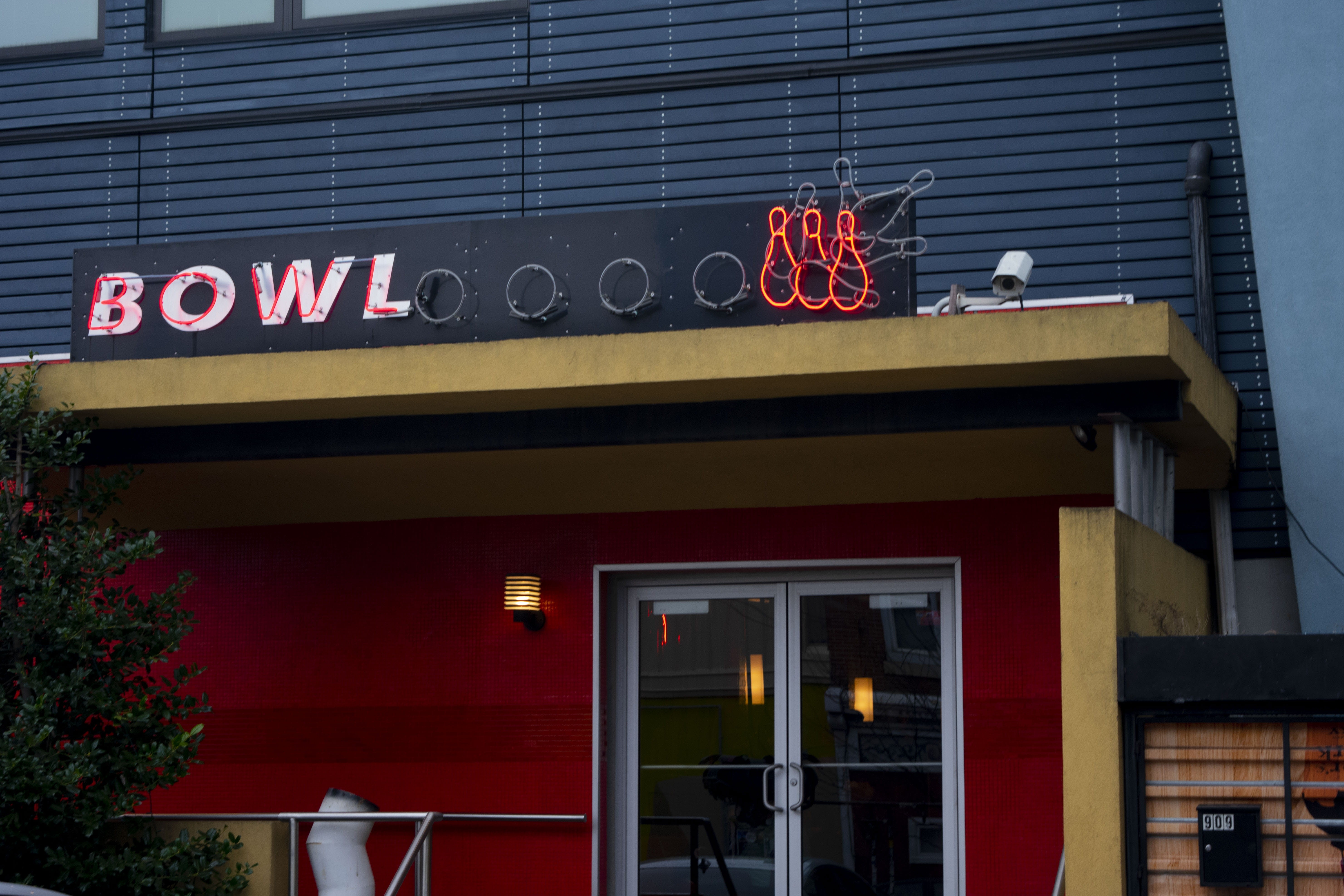 banister, old fashion, day, retro, cafeteria, bowl, neon, antique, bowling ally, building, handrail, text, outdoors, western script, store sign, northern liberties, HD Wallpaper