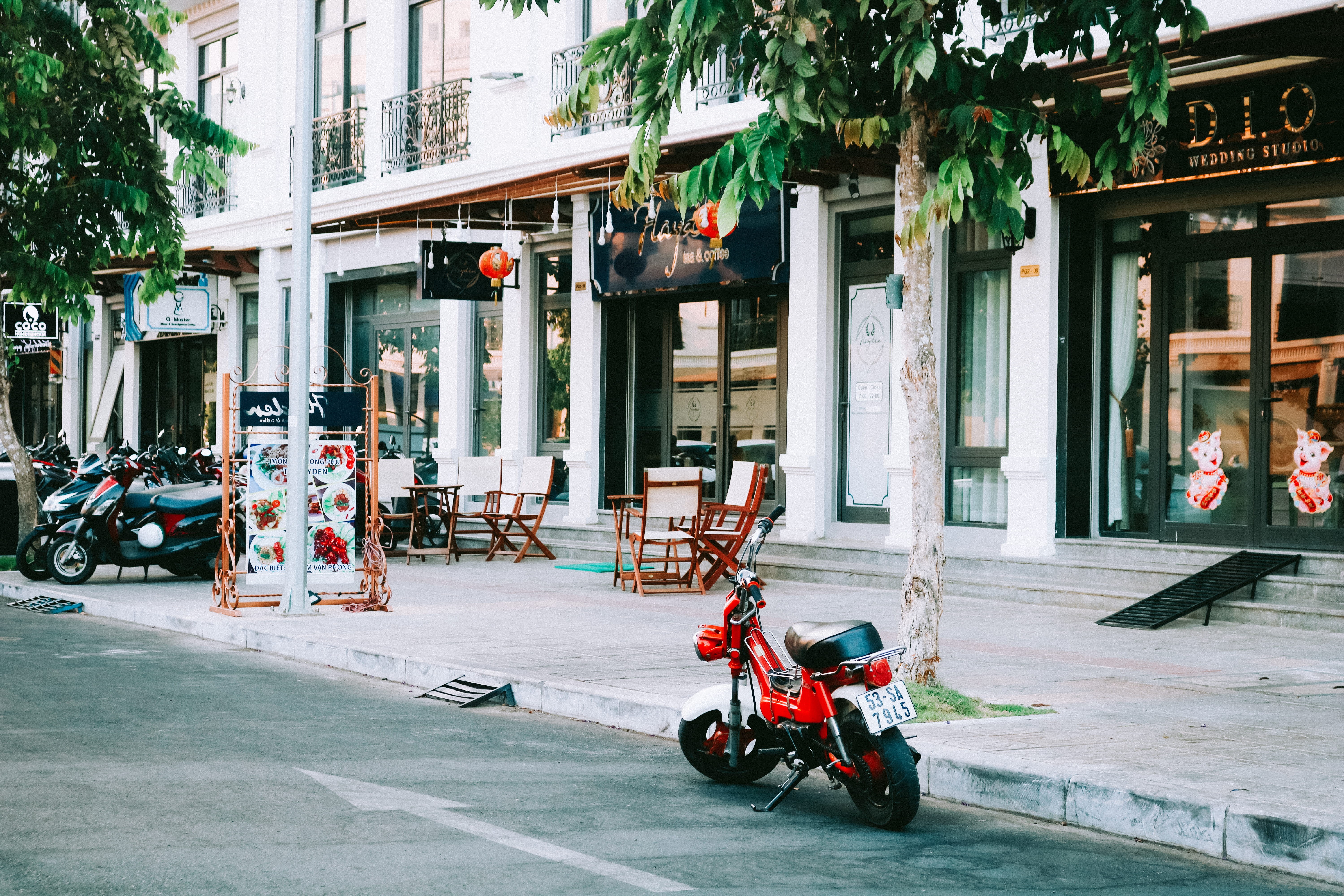car, city, motorcycle, building, parked, vietnam, road, building exterior, residential district, incidental people, motor scooter, outside, men, land vehicle, HD Wallpaper