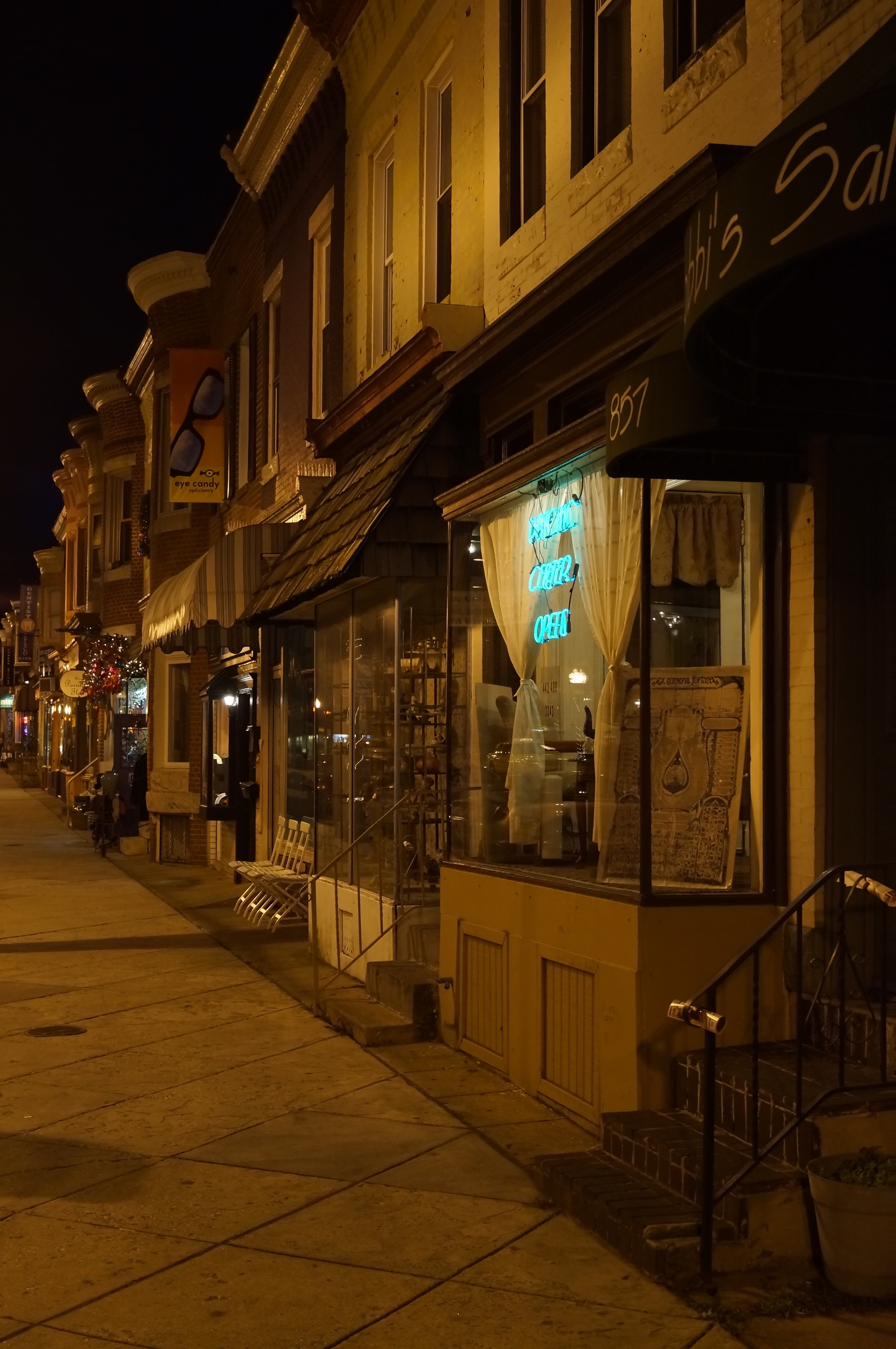 hampden, night, exterior, building exterior, building, outdoors, evening, buildings, facade, storefront, residential district, empty, the way forward, architecture, Phone HD Wallpaper