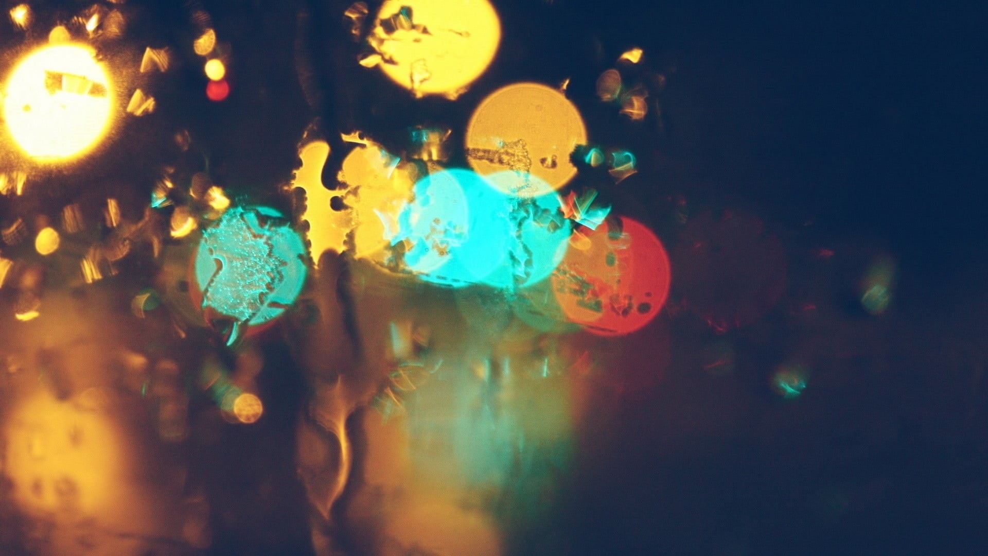 lights, multi colored, water on glass, illuminated, glowing, 1080P, close-up, celebration, water, photo, bokeh, rain, photography, choice, indoors, blurred, HD Wallpaper
