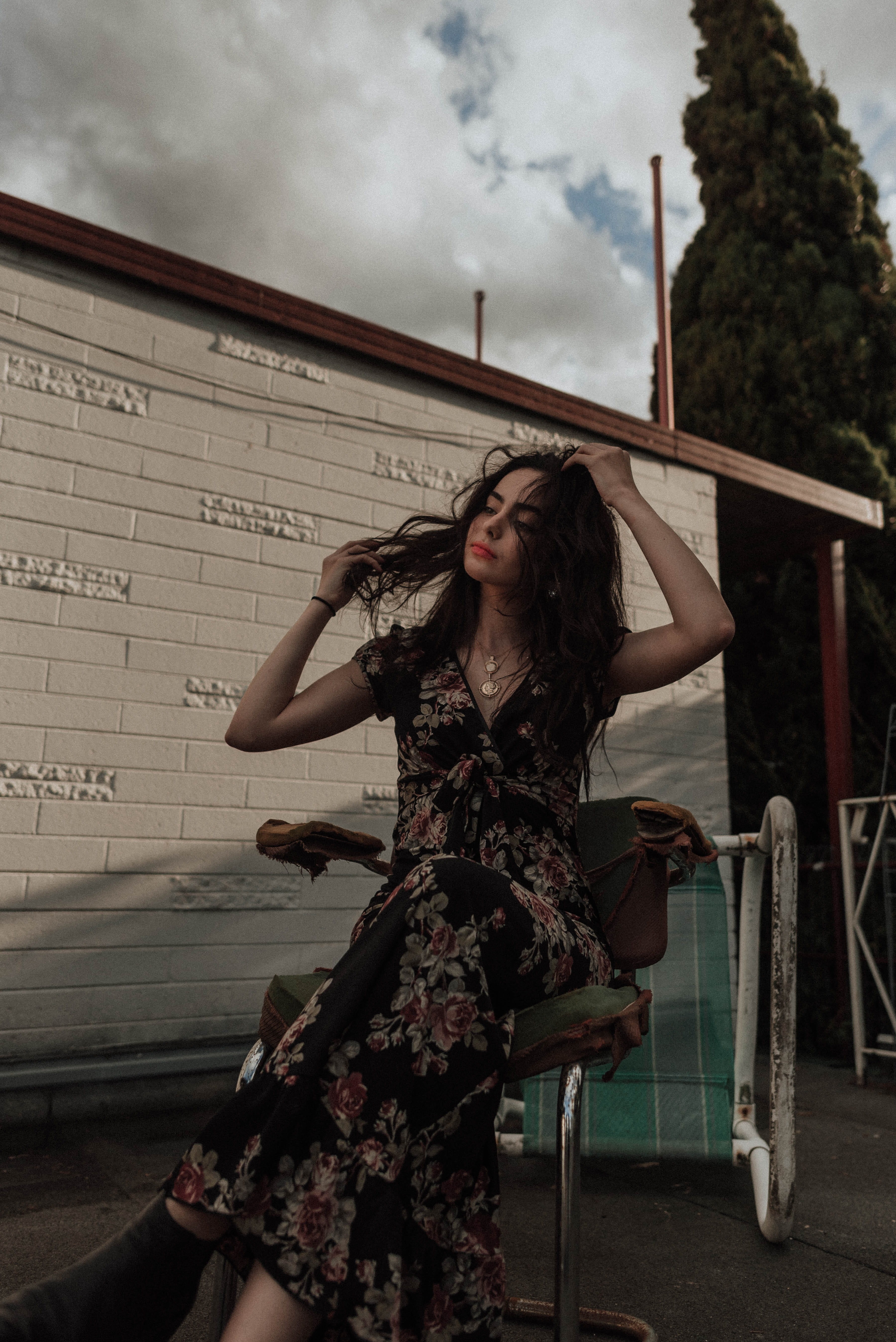 aesthetic, women, standing, hair, street, lifestyle, 5K, candid, sitting, woman, vintage, neck, grunge, long hair, wind, young adult, retro, beauty, portrait, Phone HD Wallpaper