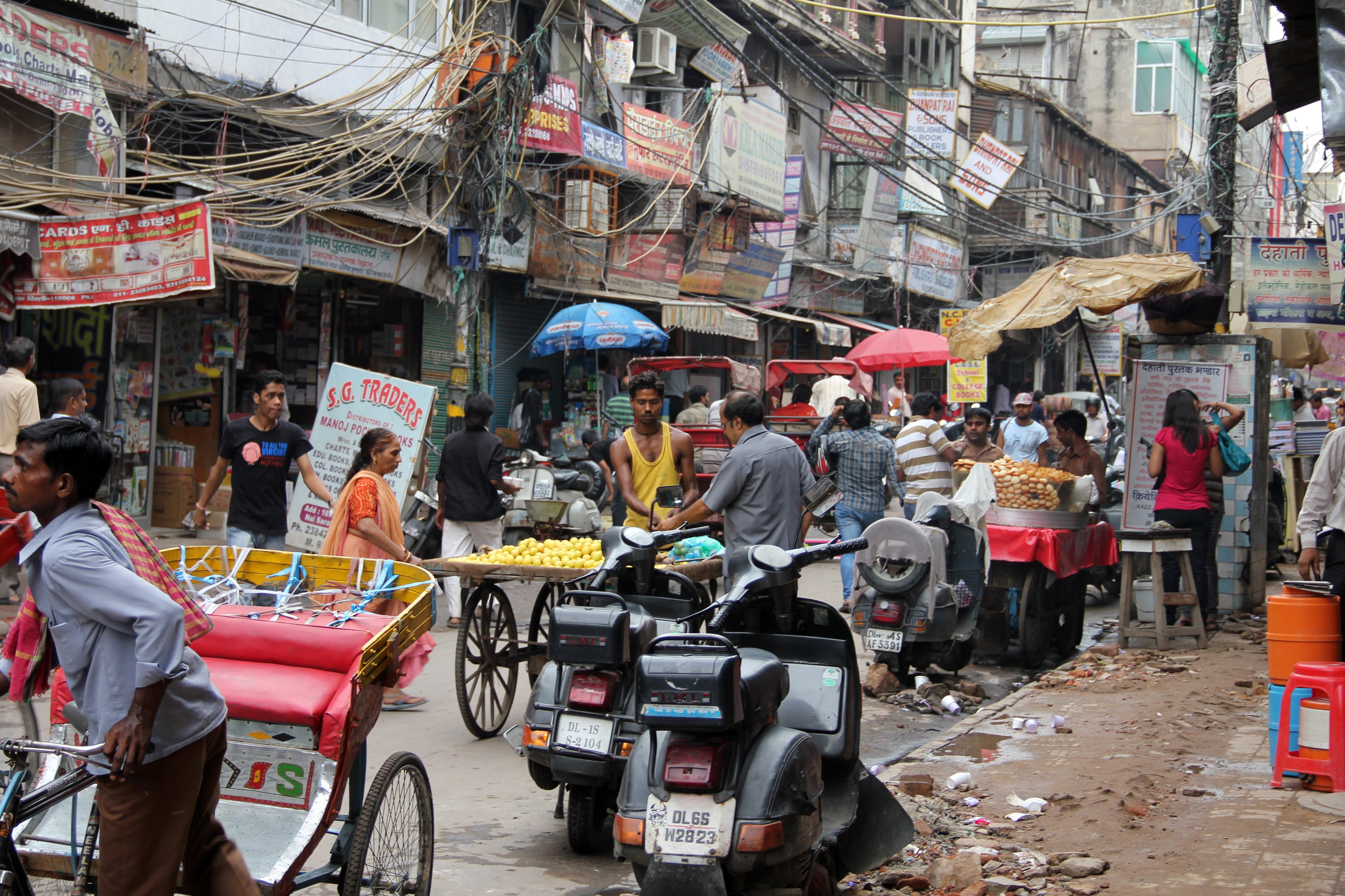 urban Scene, car, real people, asian Market, market, lots, city Life, adult, built structure, 5K, southeast Asia, asia, mode of transport, women, motorcycle, HD Wallpaper