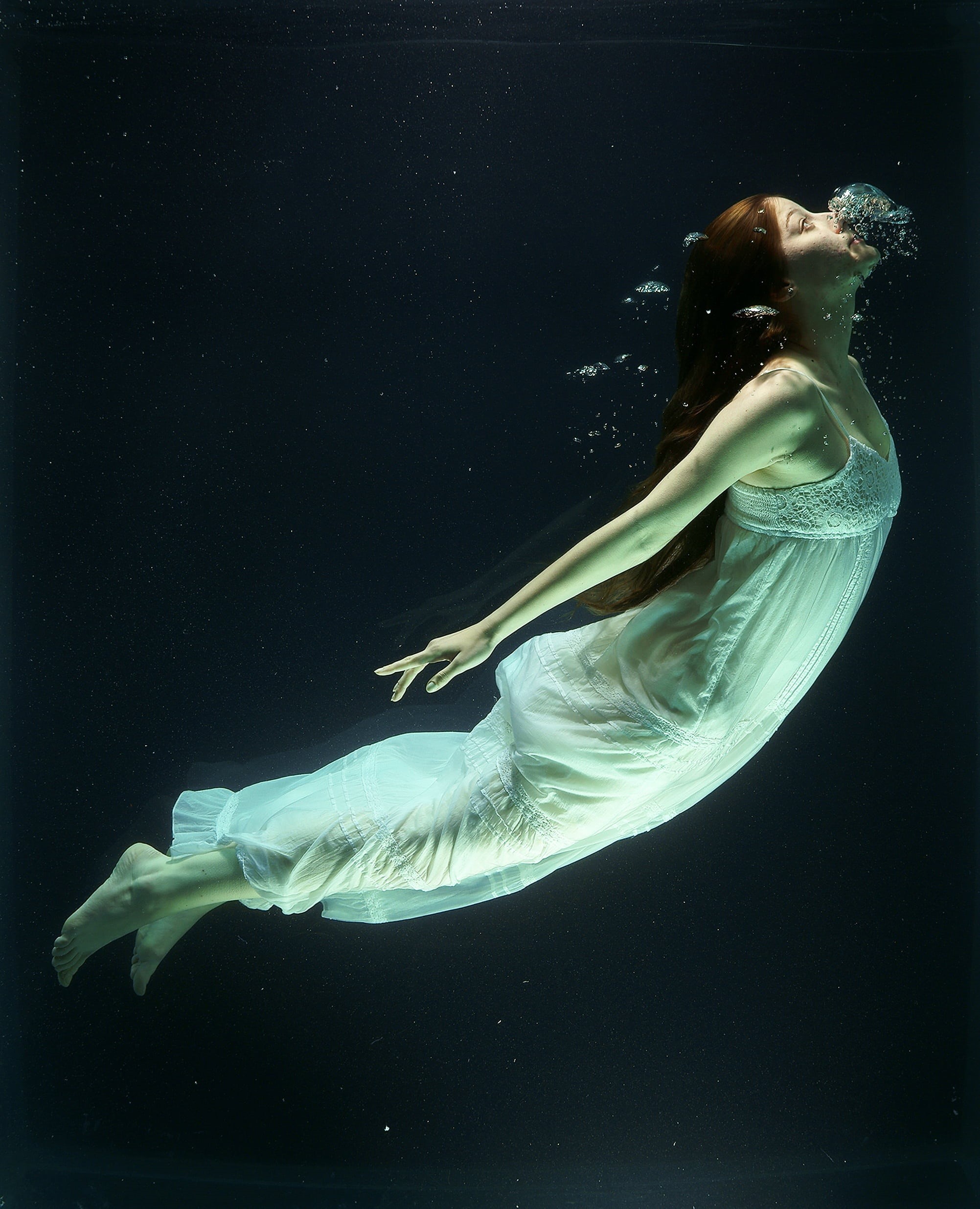 marine, grace, increased, fine art, nature, beauty, 1080P, water, one person, model, beautiful woman, drowning, undersea, one woman only, young adult, Phone HD Wallpaper
