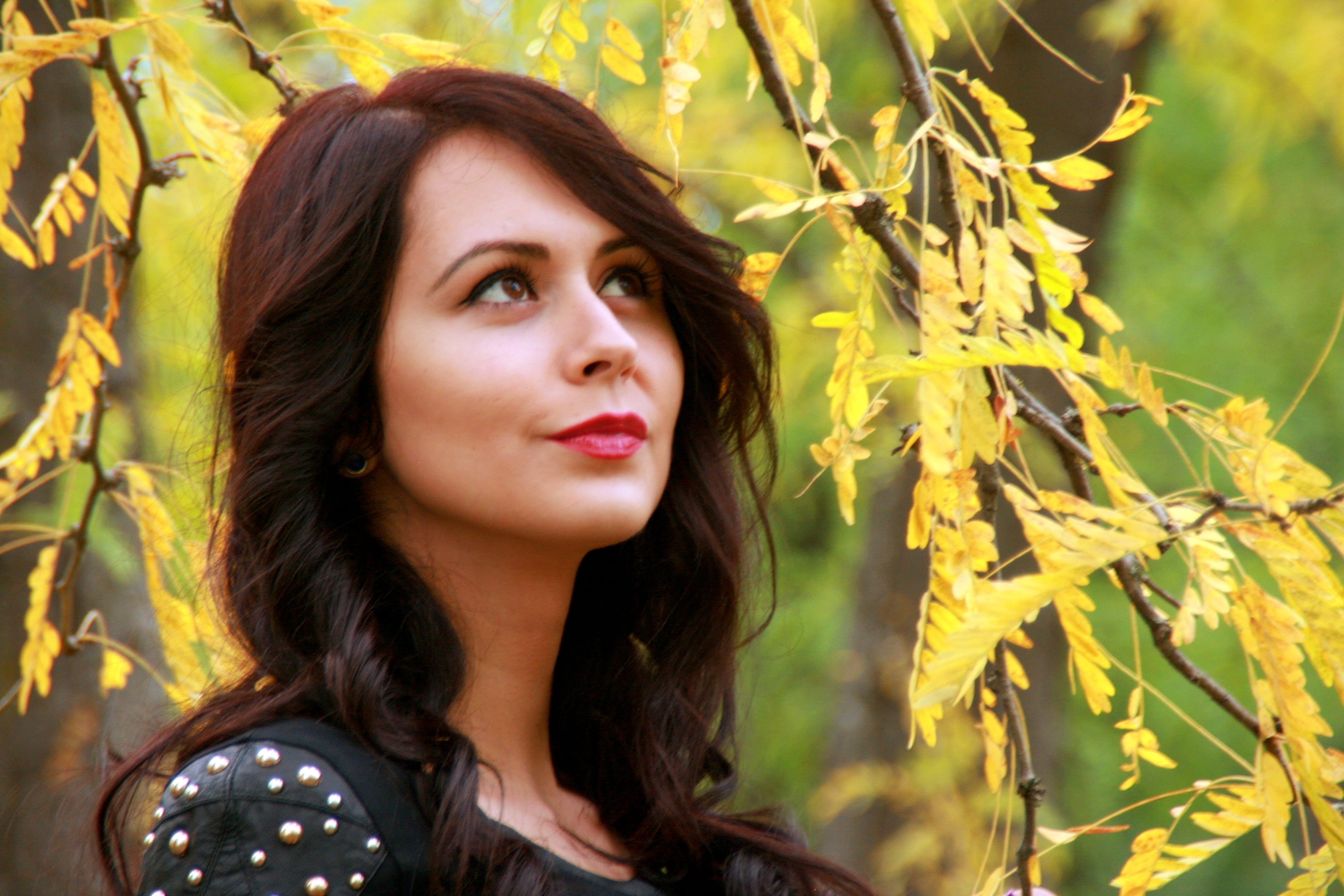 hairstyle, nature, wearing, plant part, color Image, forest, woman, one Woman Only, one Person, young Adult, contemplation, girl, young Women, hair, headshot, HD Wallpaper