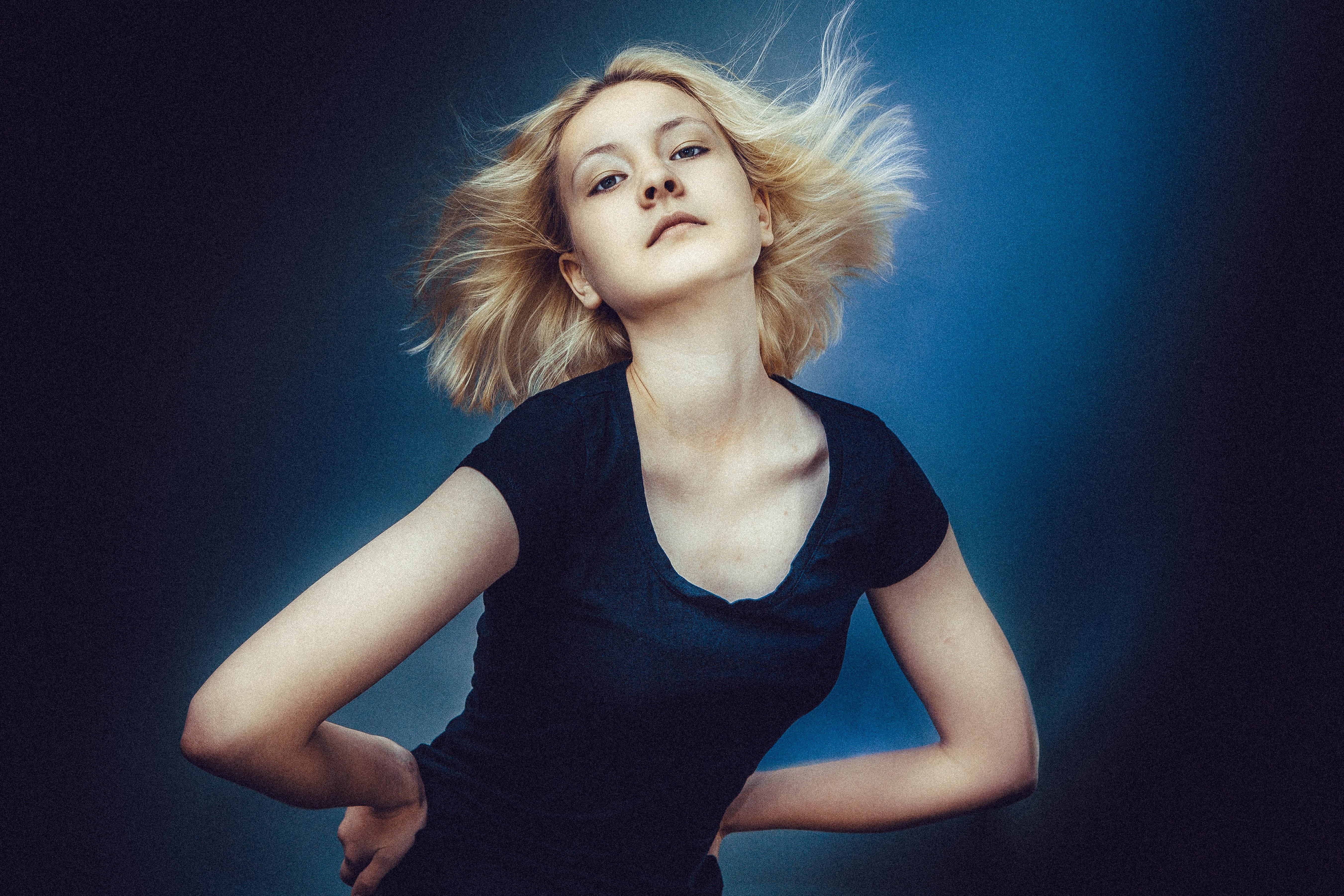 head, beautiful people, woman, girl, scoop-neck, human hair, indoors, shadow, waist up, face, shirt, person, thin, blue, figure, teenager, blond, adult, HD Wallpaper