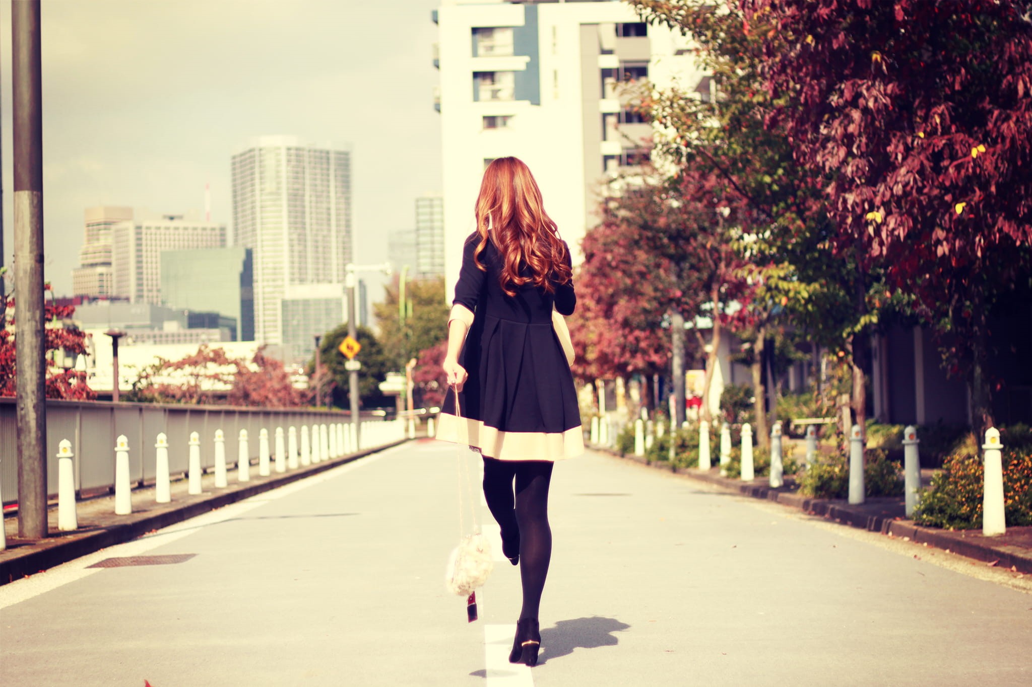 woman, one Woman Only, full length, beautiful woman, real people, happiness, one Person, time, redhead, lifestyles, women, rear view, beautiful, caucasian Ethnicity, HD Wallpaper