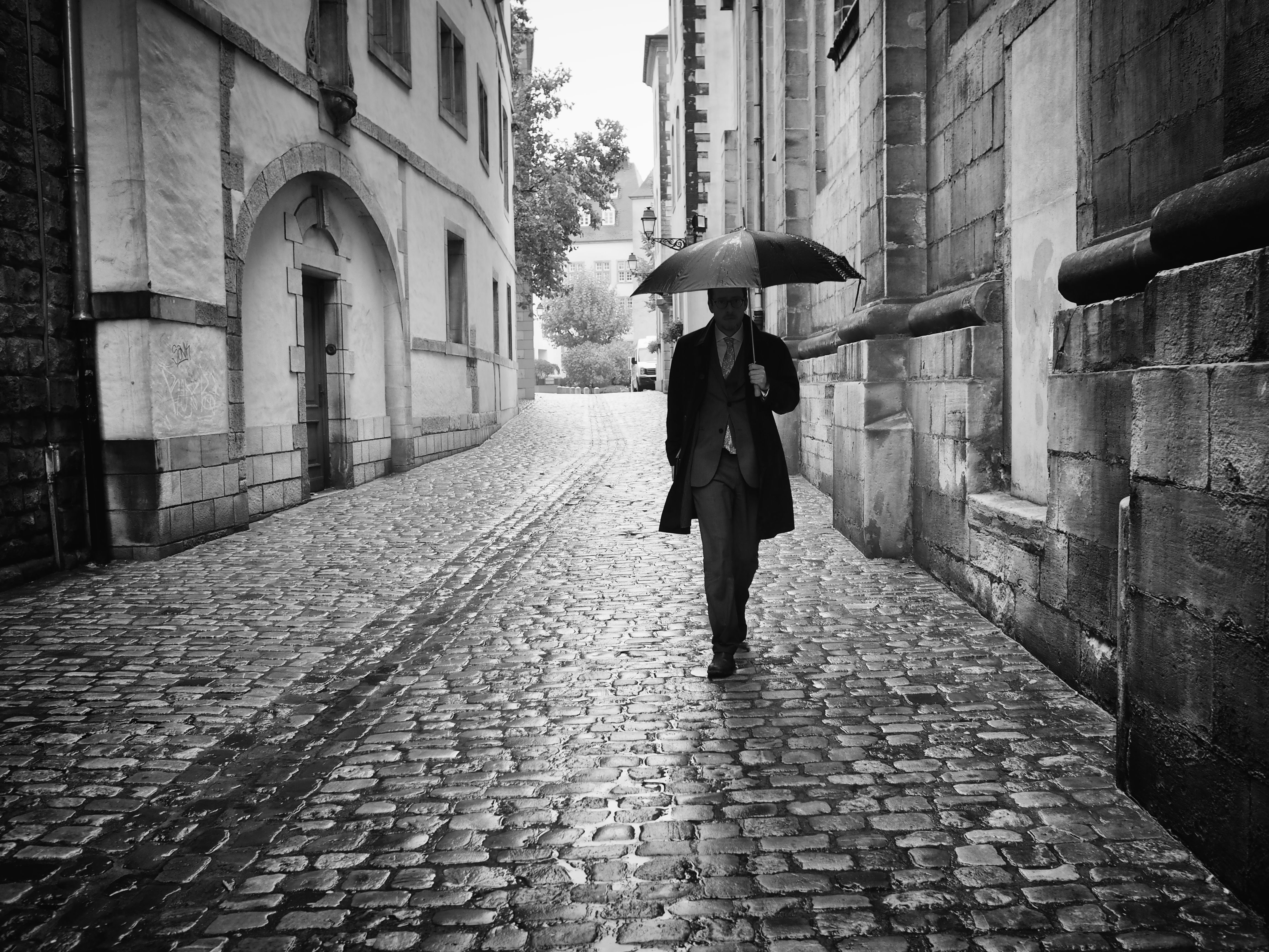 walking, women, photography, umbrella, city, outdoors, one Person, urban Scene, people, street, 4K, M.ZUIKO  Digital, Micro  Four  Thirds, hallway, Olympus OM-D E-M10, HD Wallpaper