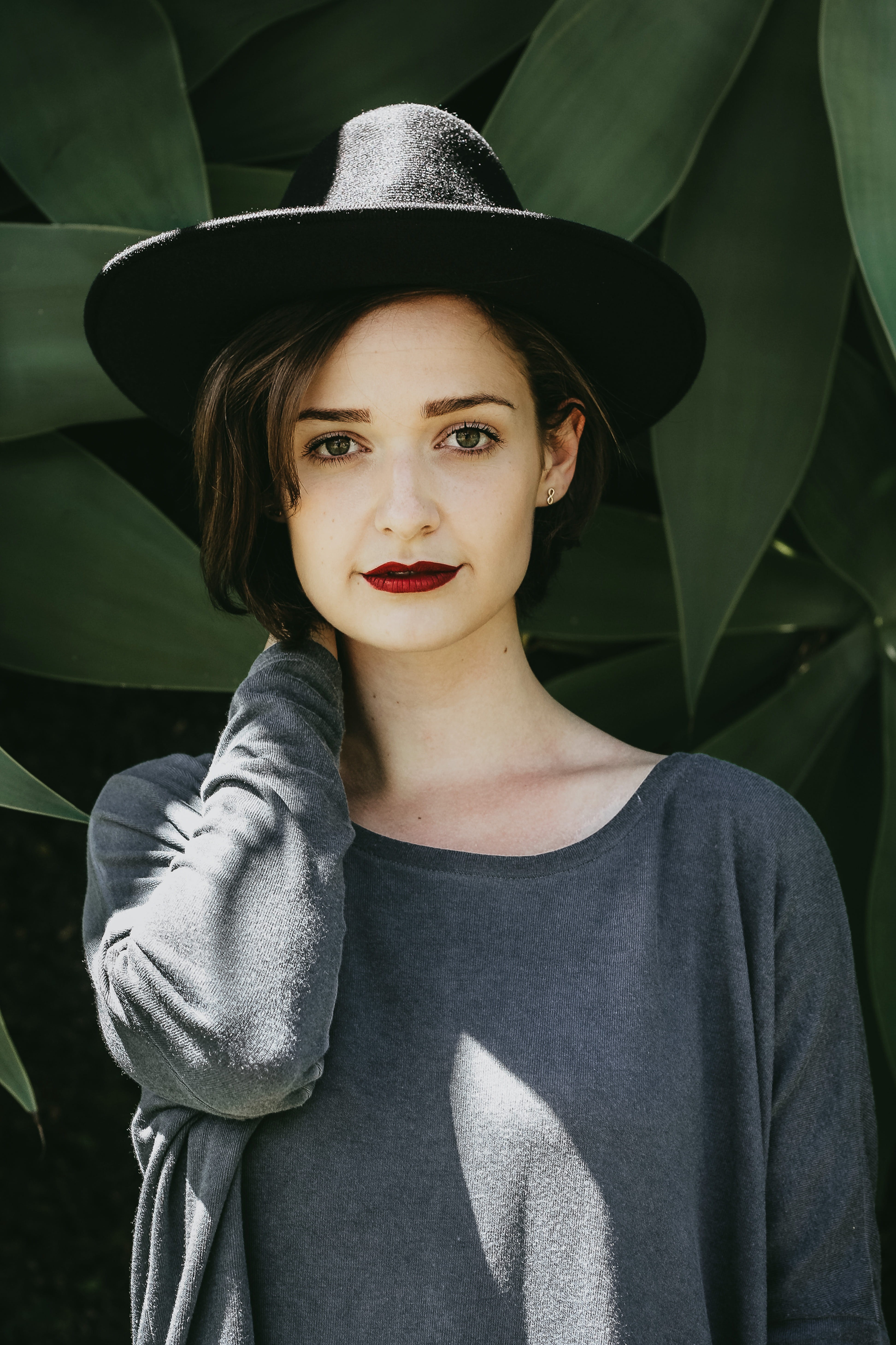 portrait, only women, smiling, beauty, casual clothing, adult, beautiful woman, women, fashion Model, fedora hat, real people, one young woman only, caucasian Ethnicity, Phone HD Wallpaper