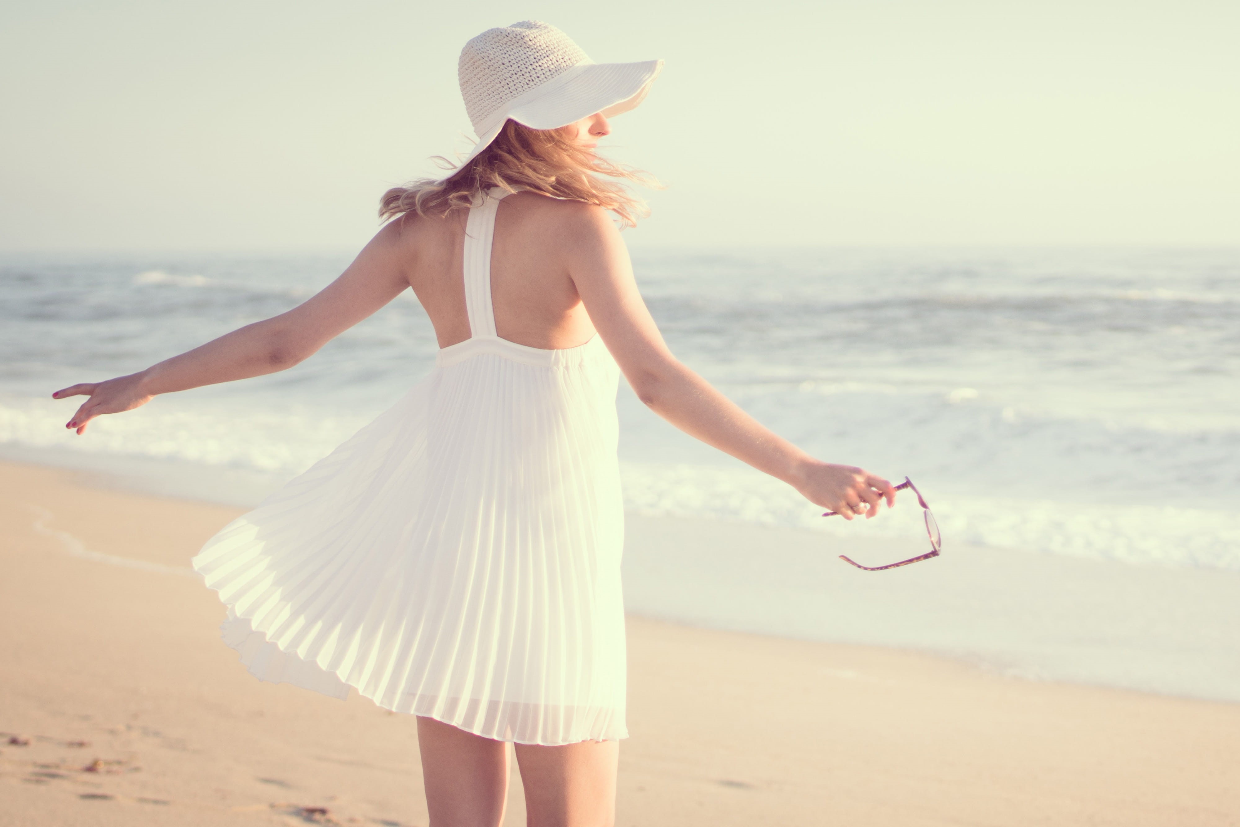 wearing, vacations, horizon over water, happiness, beauty In Nature, adult, girl, fashion, human arm, beautiful woman, 4K, people, focus on foreground, HD Wallpaper