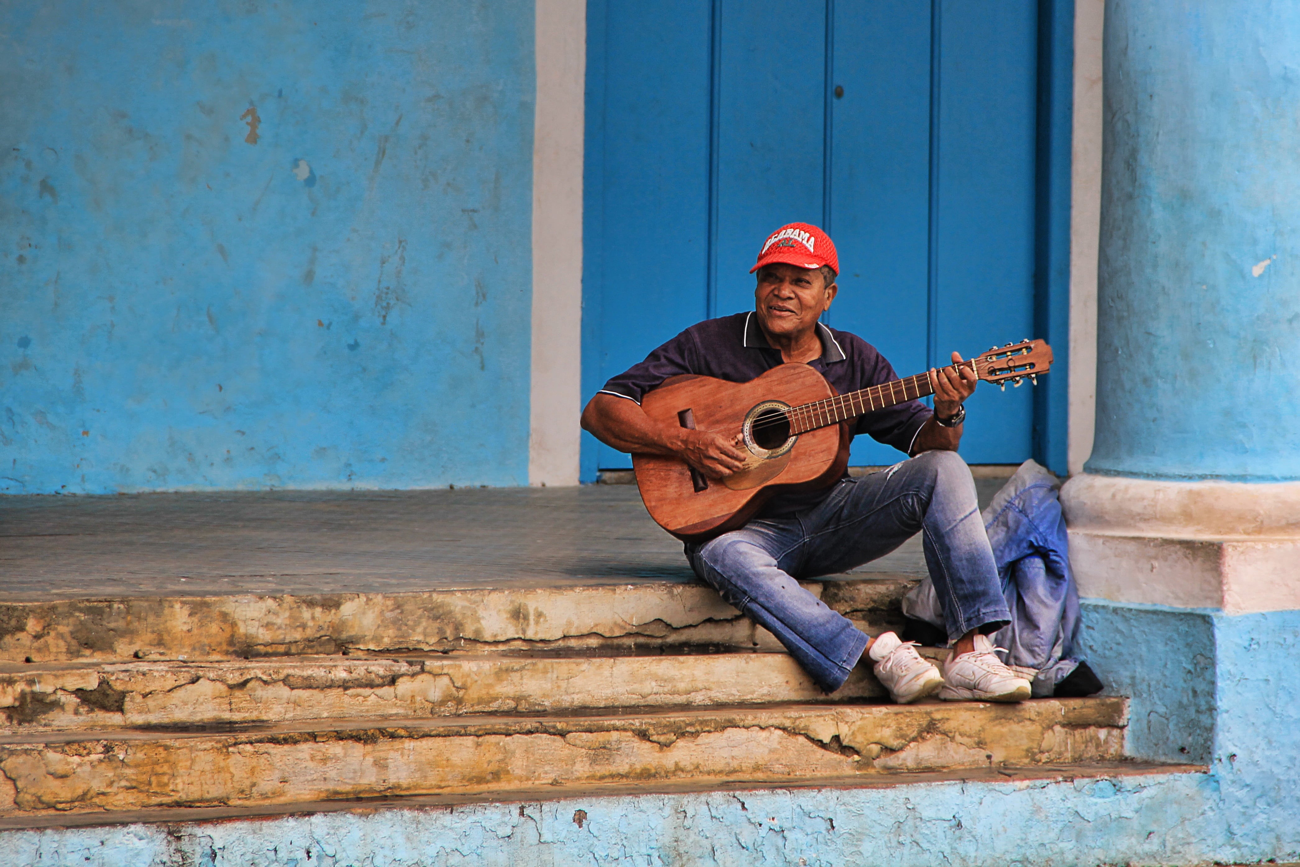 people, acoustic, shirt, arts culture and entertainment, blue, blues, cuba, outdoors, performer, stairs, 4K, front view, playing, adult, men, hat, black, HD Wallpaper